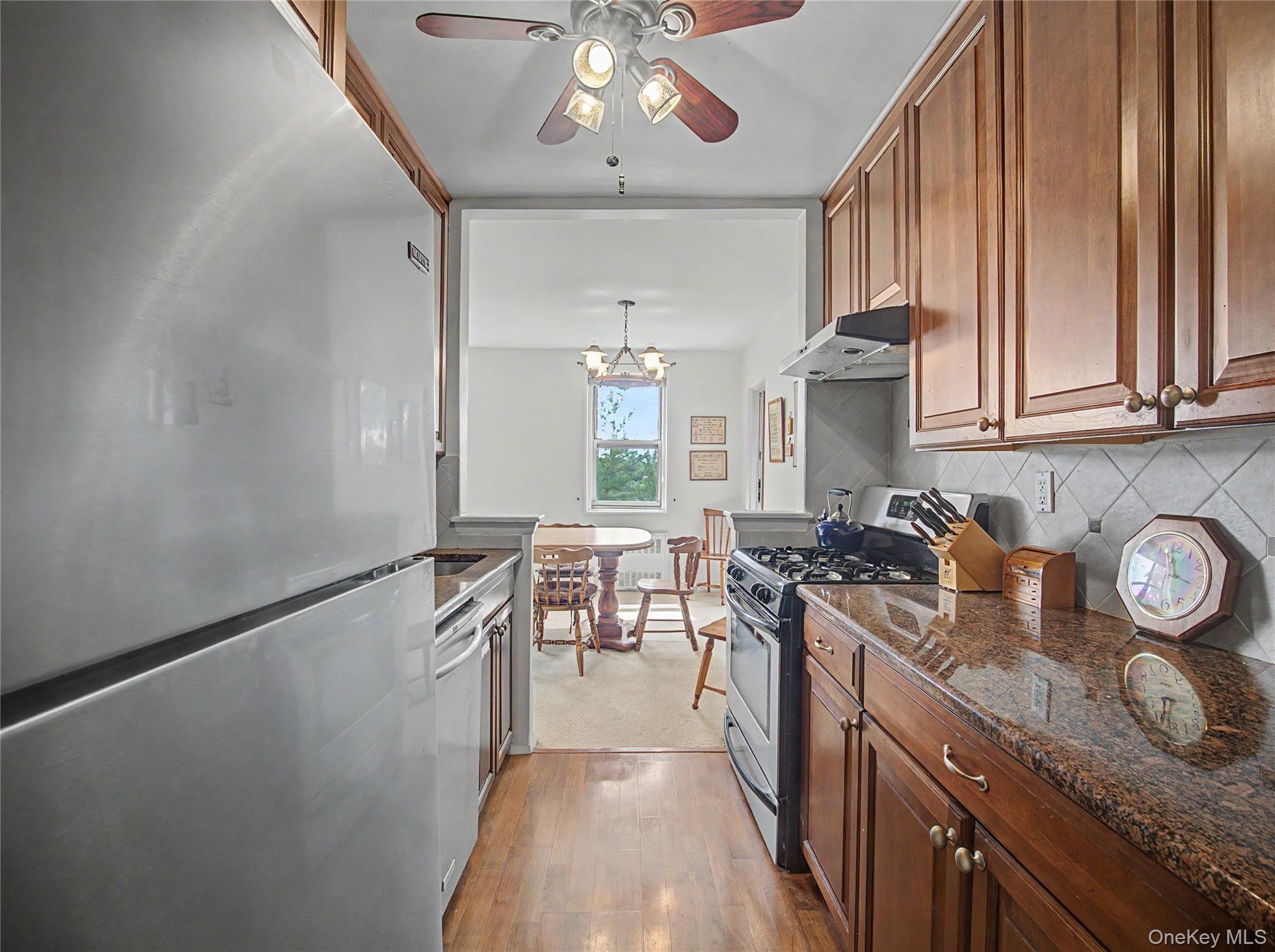 11 Balint 551 Property Photo 12