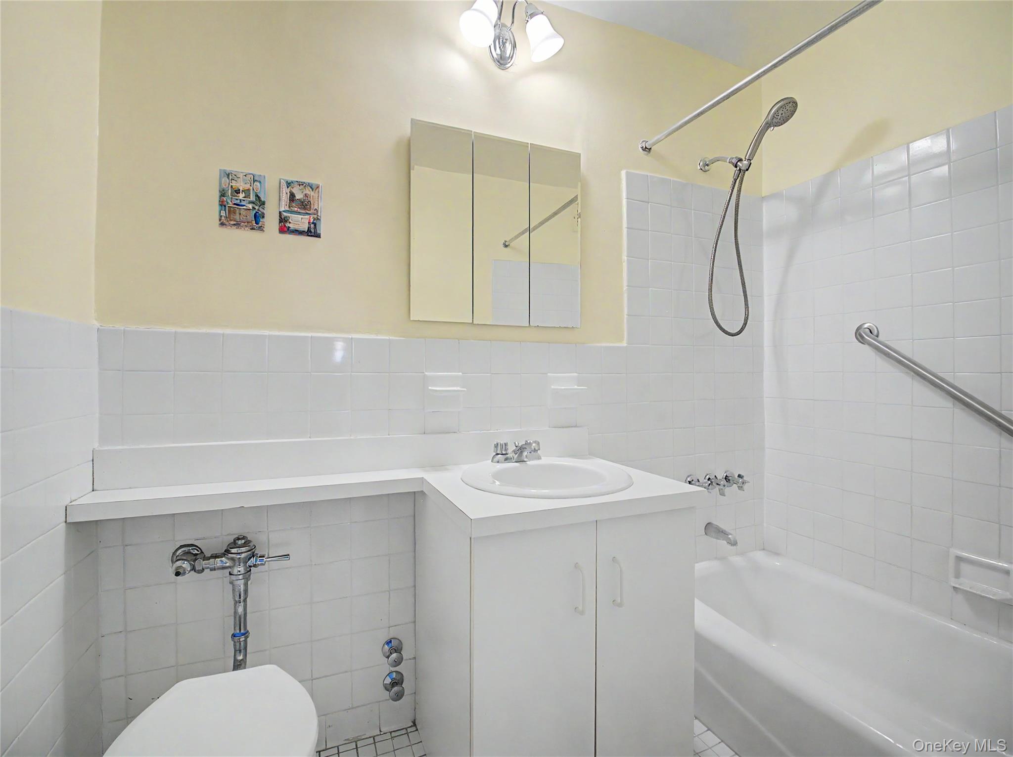 11 Balint 551 Property Photo 15