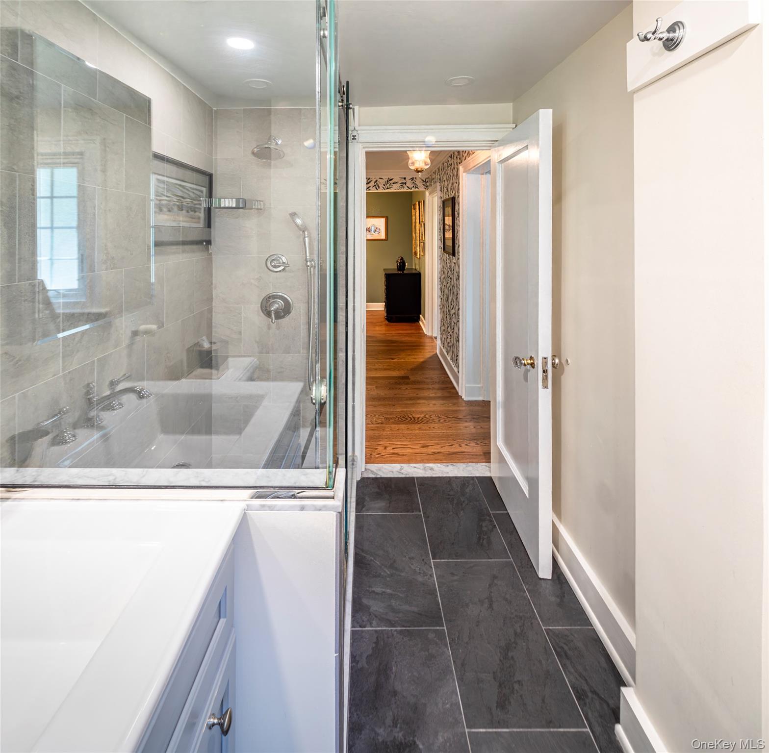 17 Beechtree Lane 2e Property Photo 15