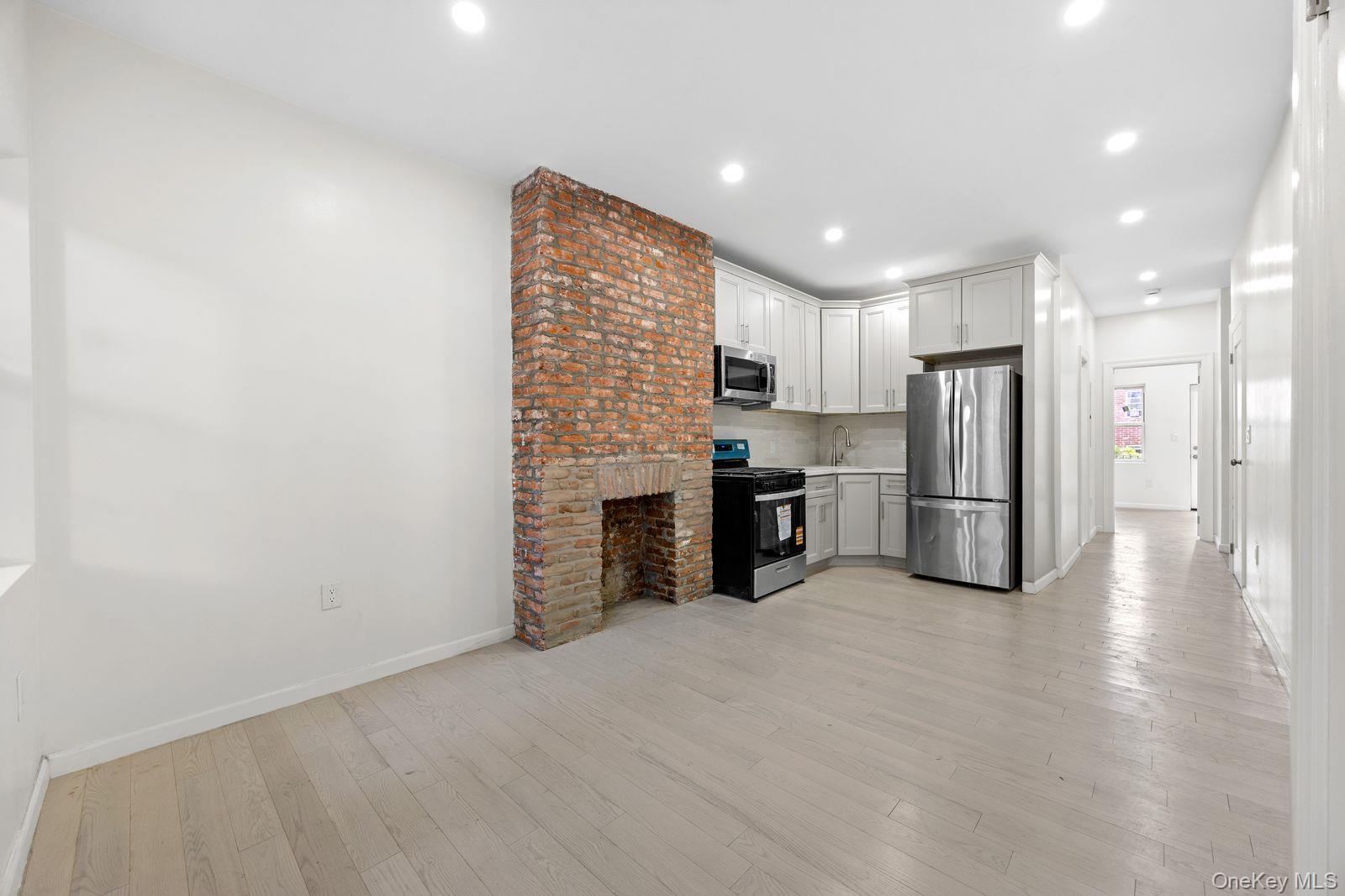 83a Cooper Street Property Photo 2