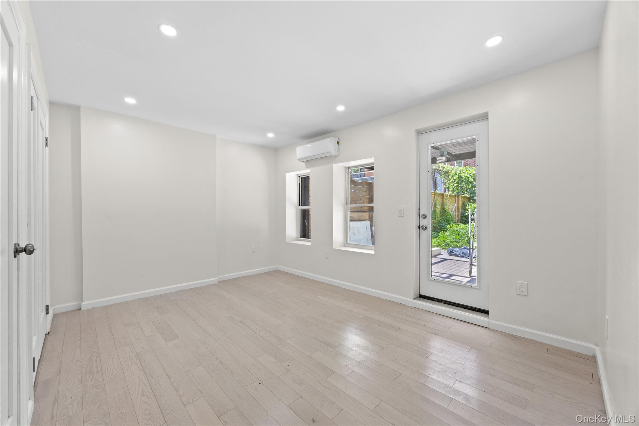 83a Cooper Street Property Photo 3