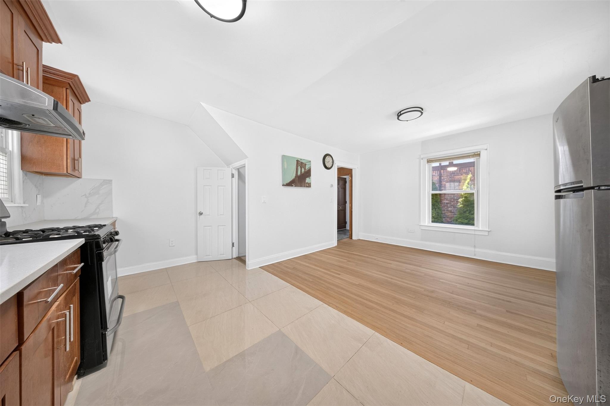 27-30 165th Street Property Photo 6