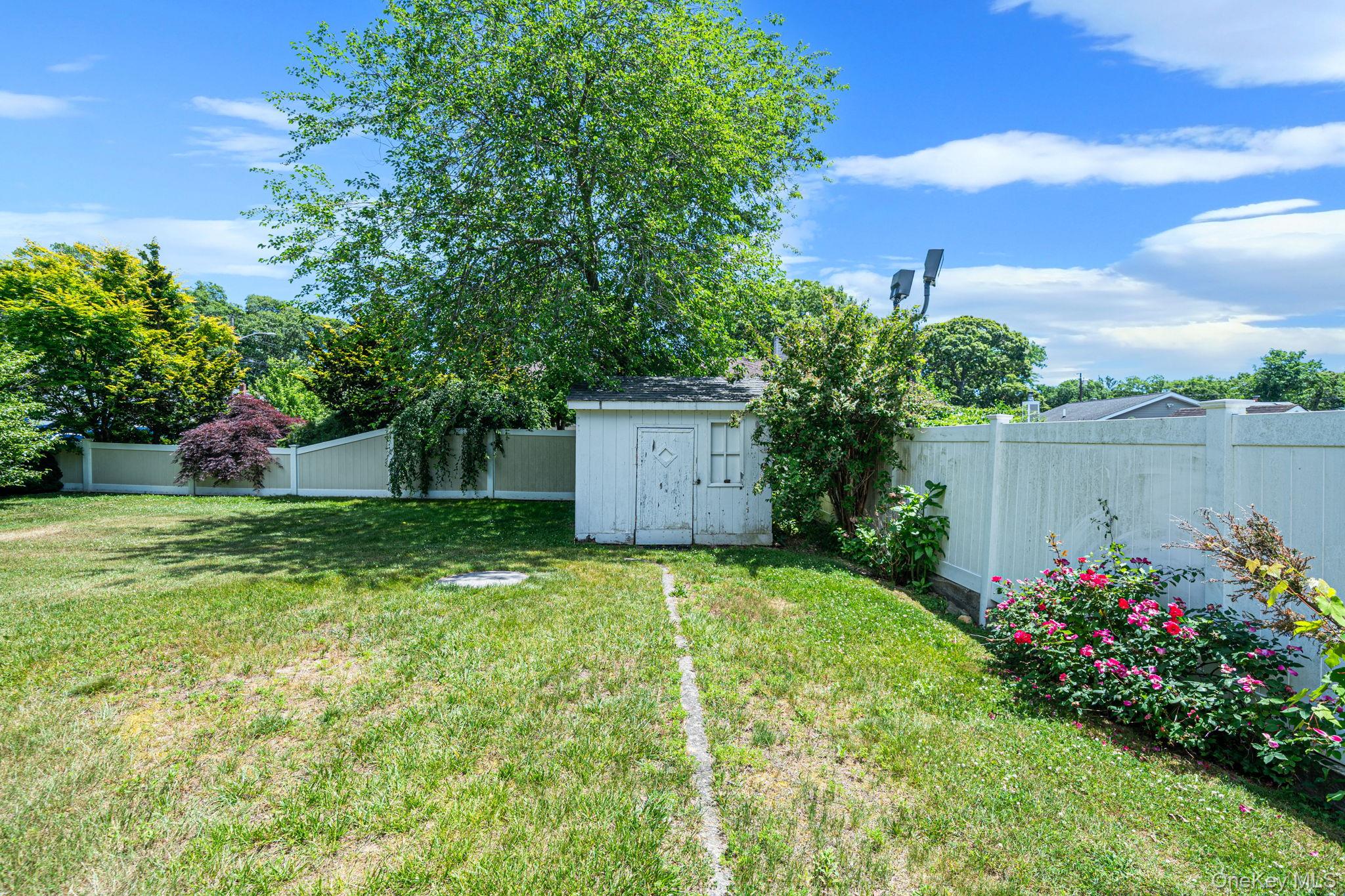 14 Pinelawn Avenue Property Photo 6