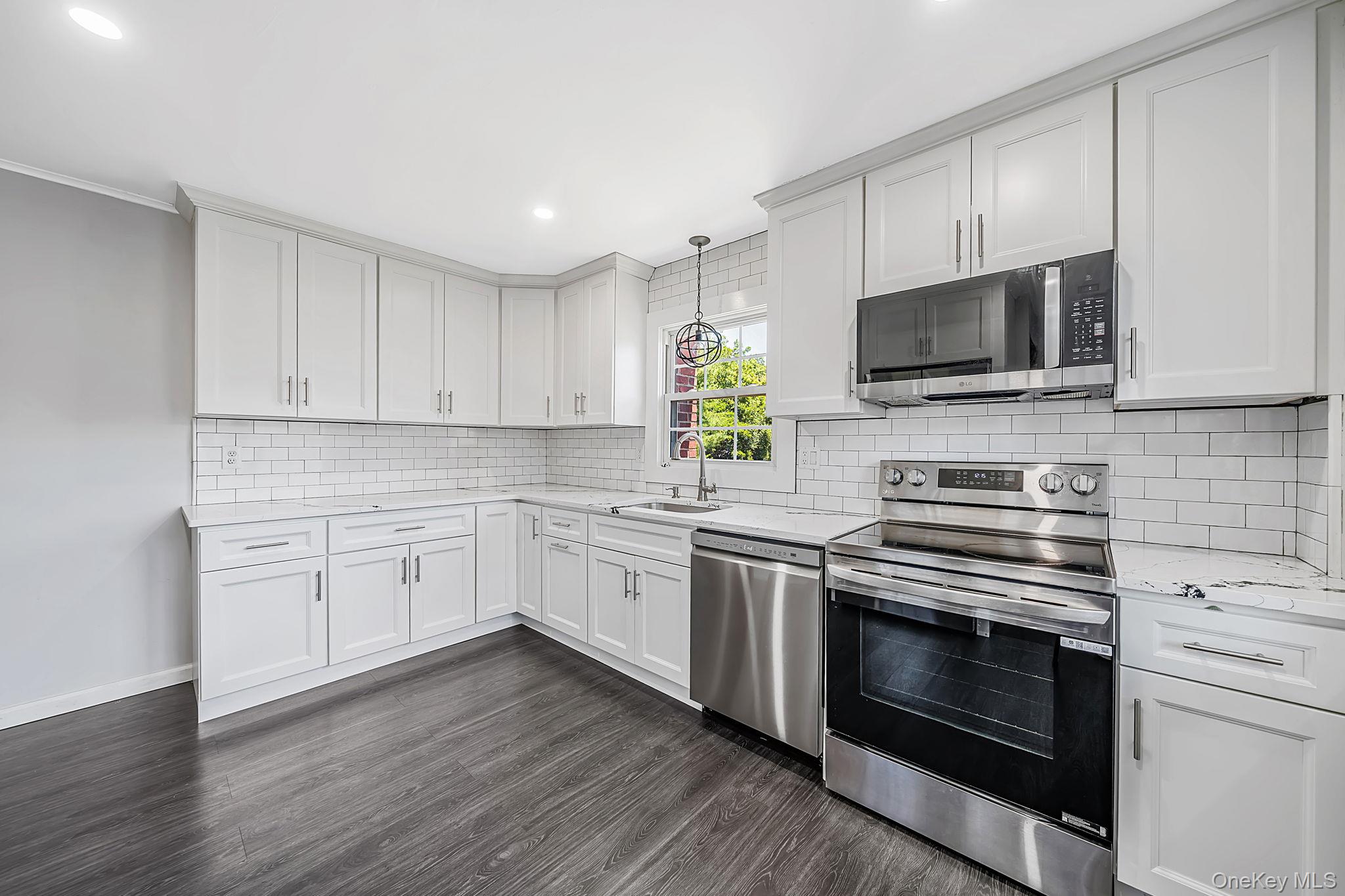 14 Pinelawn Avenue Property Photo 13