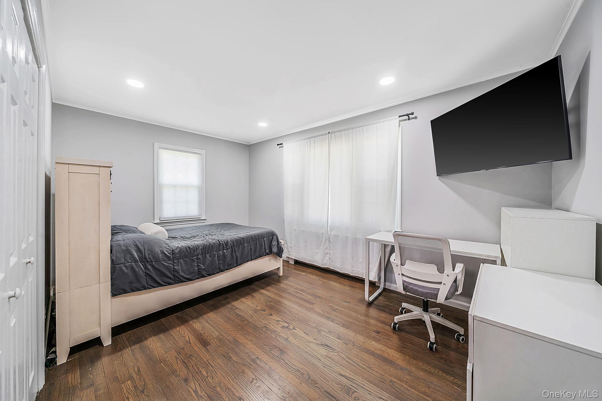 14 Pinelawn Avenue Property Photo 15