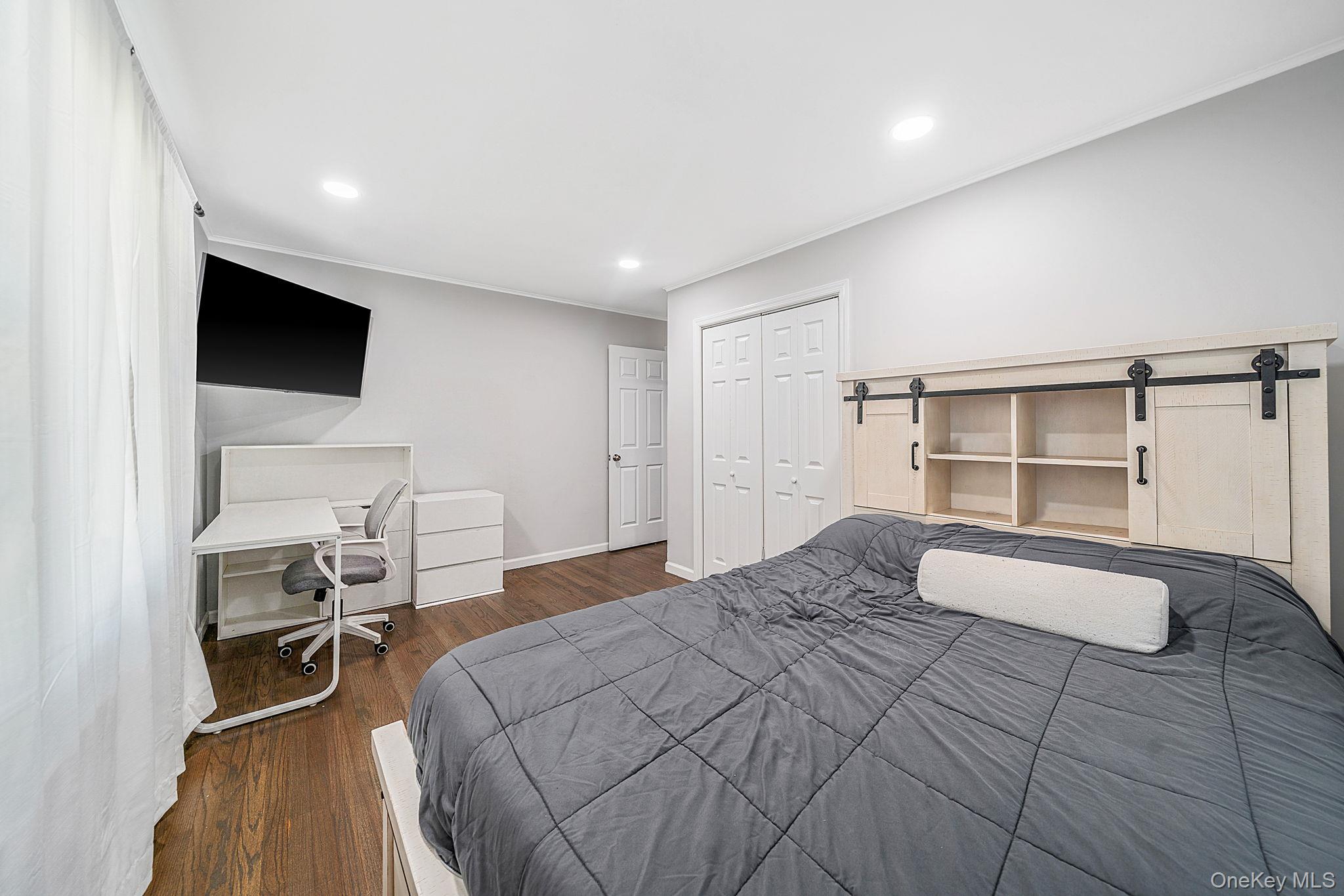 14 Pinelawn Avenue Property Photo 16