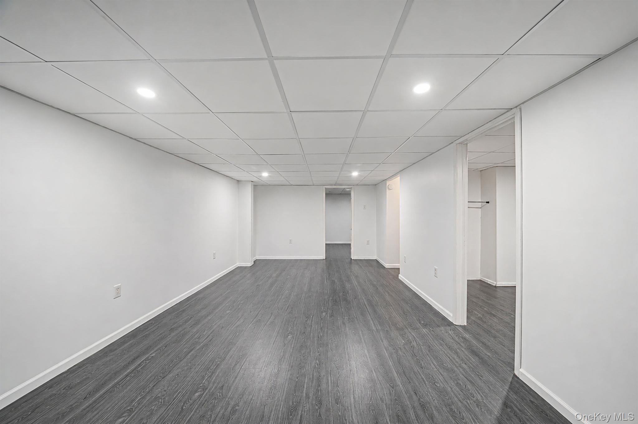 14 Pinelawn Avenue Property Photo 19