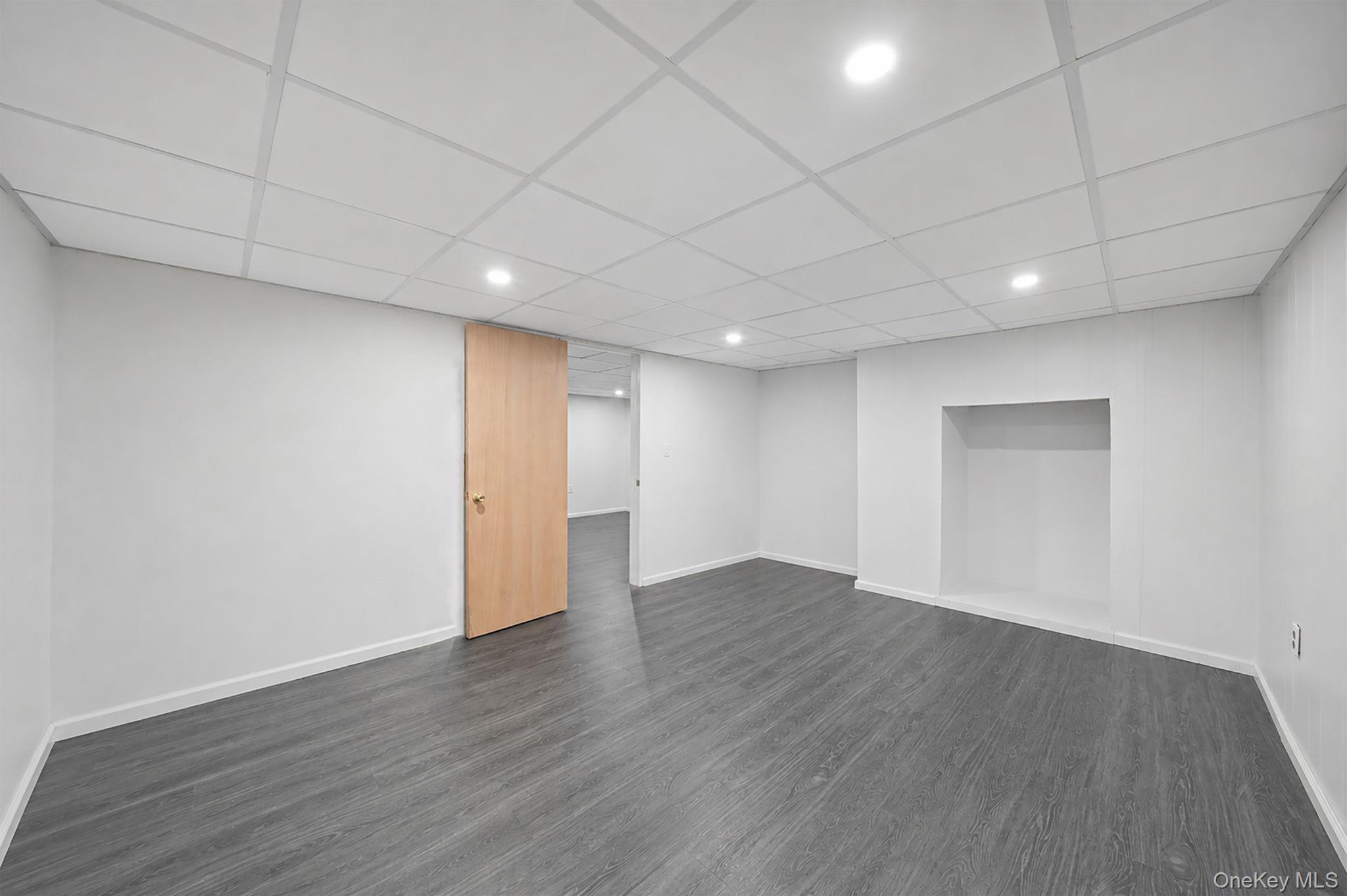 14 Pinelawn Avenue Property Photo 21