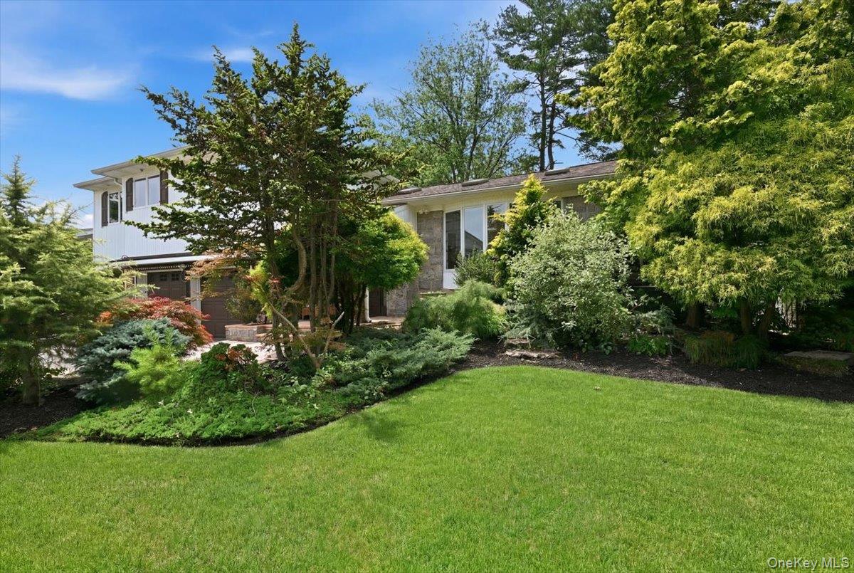 15 Seneca Place Property Photo 2