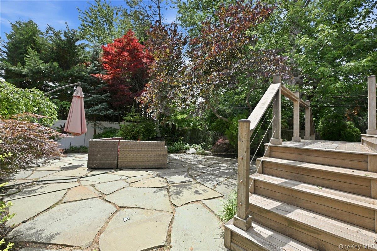 15 Seneca Place Property Photo 27