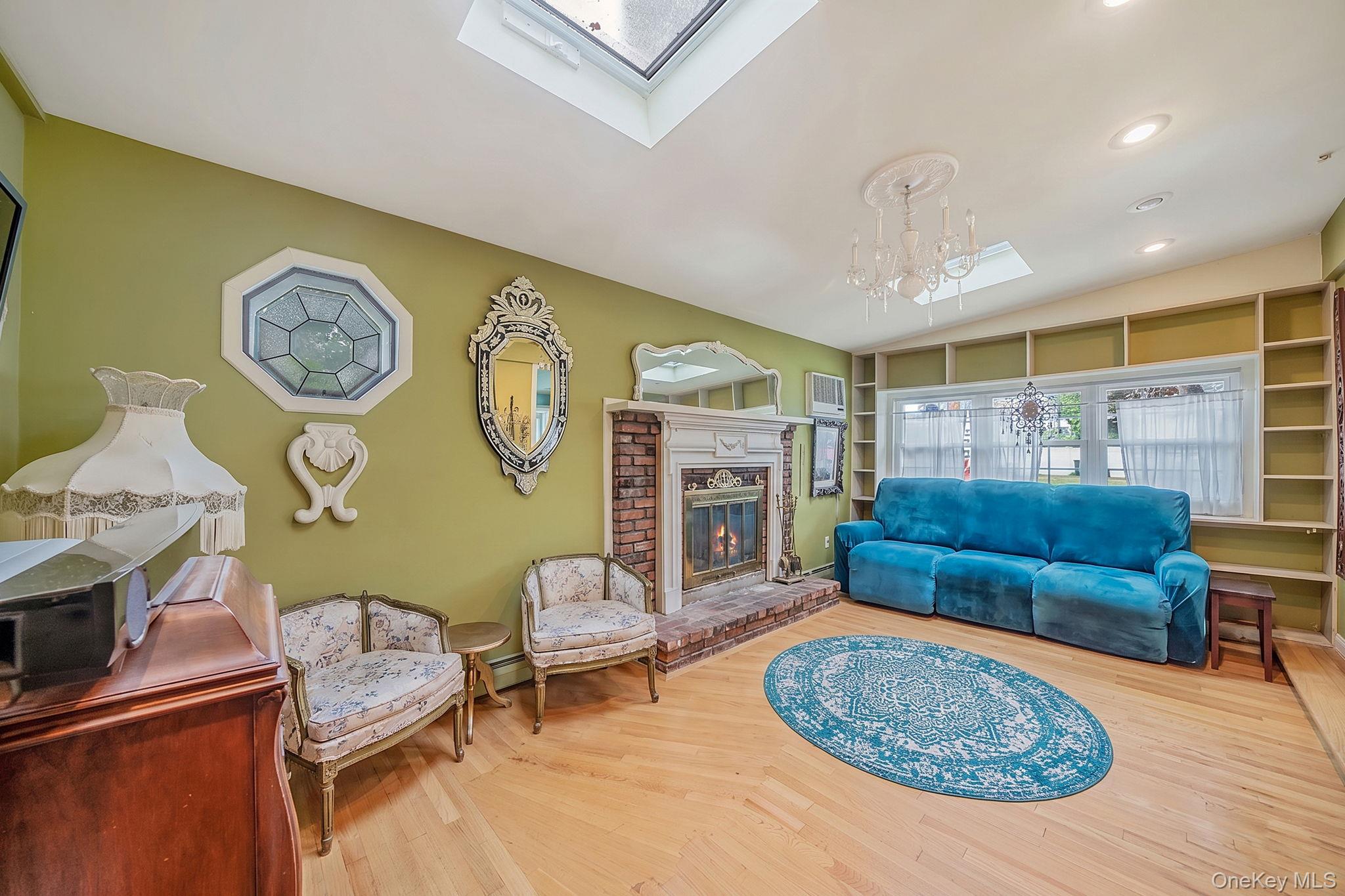 18 E Bay Drive Property Photo 3