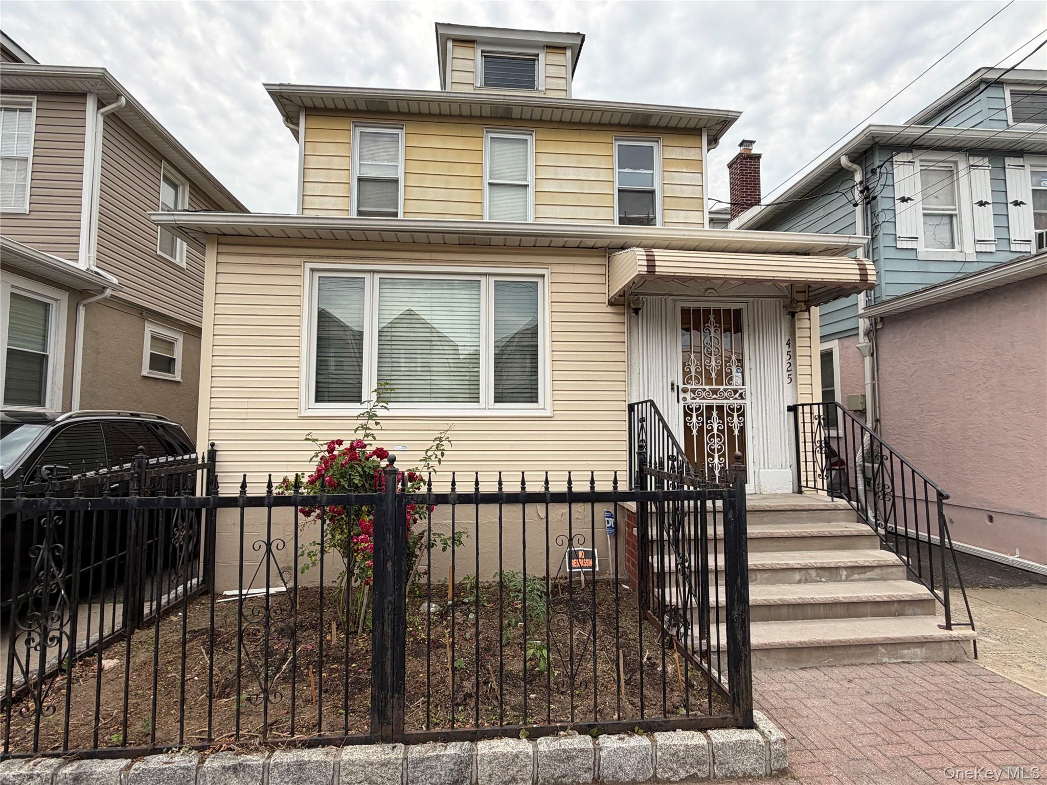 4525 Monticello Avenue Property Photo 1