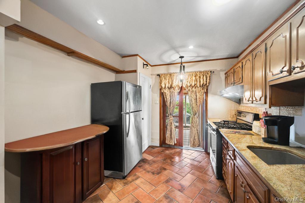 11544 225th Street Property Photo 6
