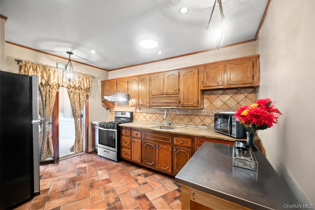 11544 225th Street Property Photo 7
