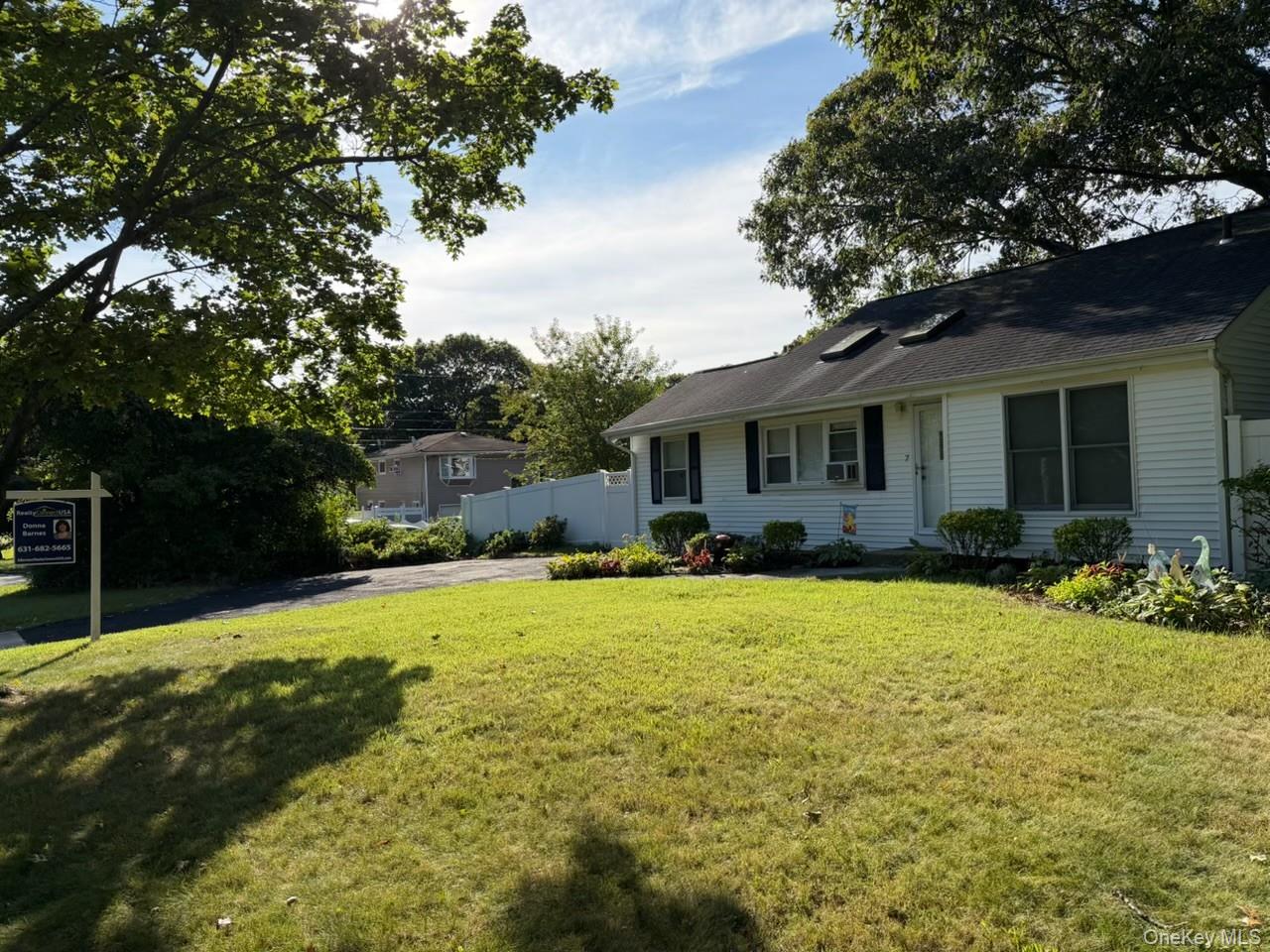 7 Squires Avenue Property Photo 3