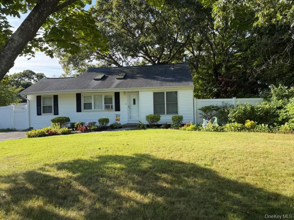 7 Squires Avenue Property Photo 4