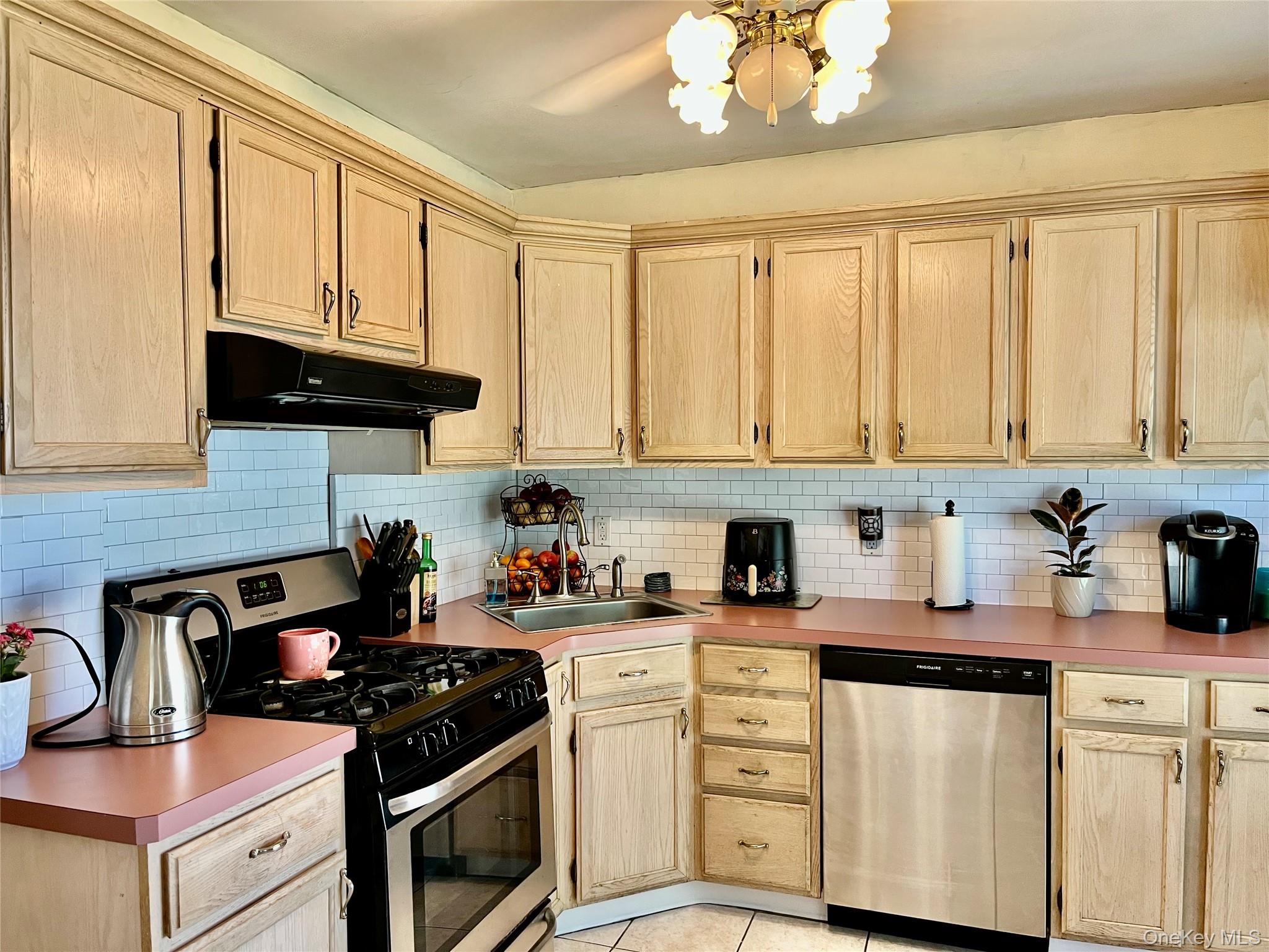 7 Squires Avenue Property Photo 8