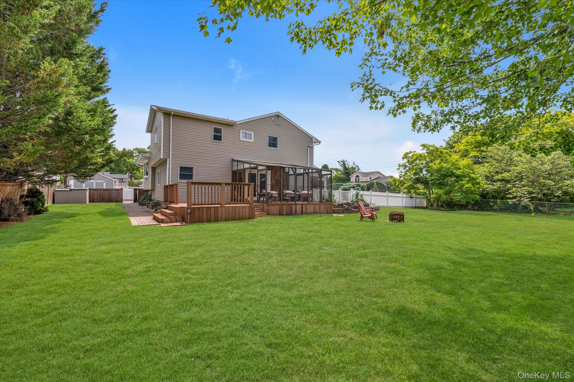 7 Freedom Court Property Photo 21