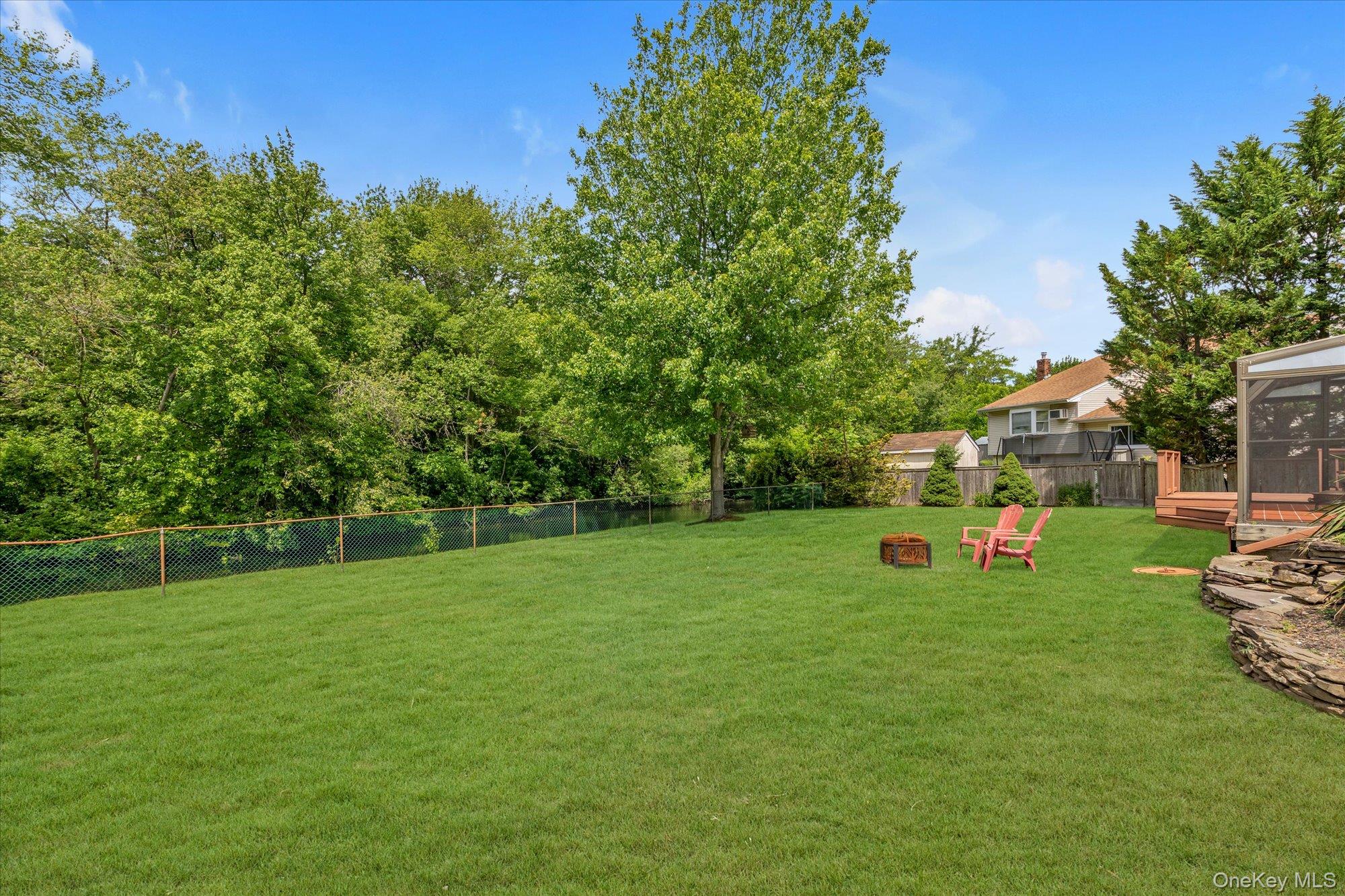 7 Freedom Court Property Photo 23