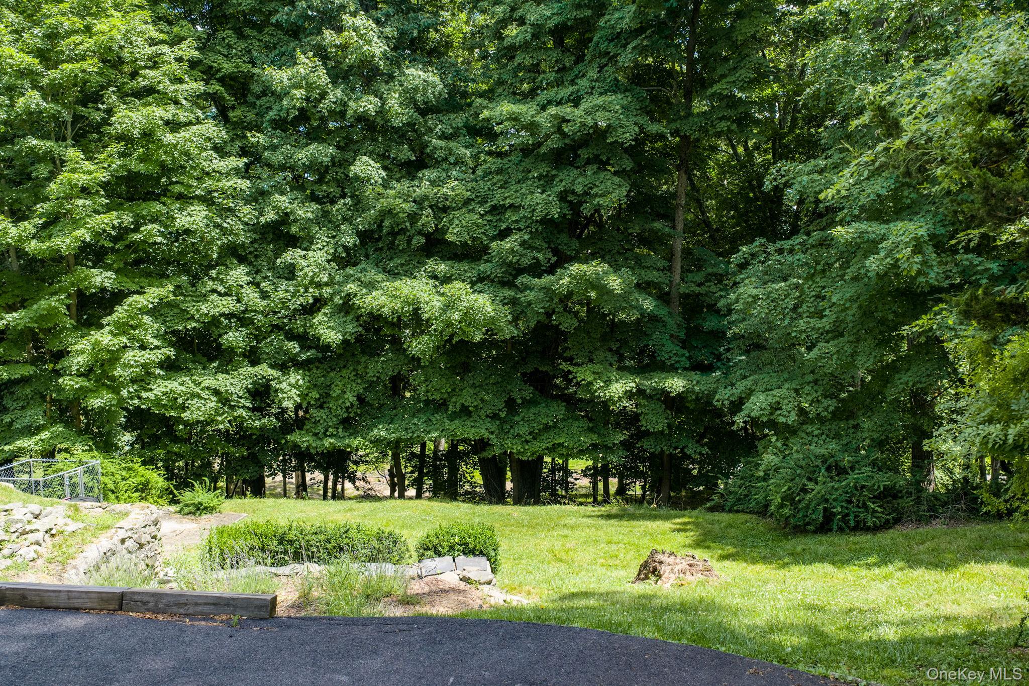 24 Mountain Avenue Property Photo 9