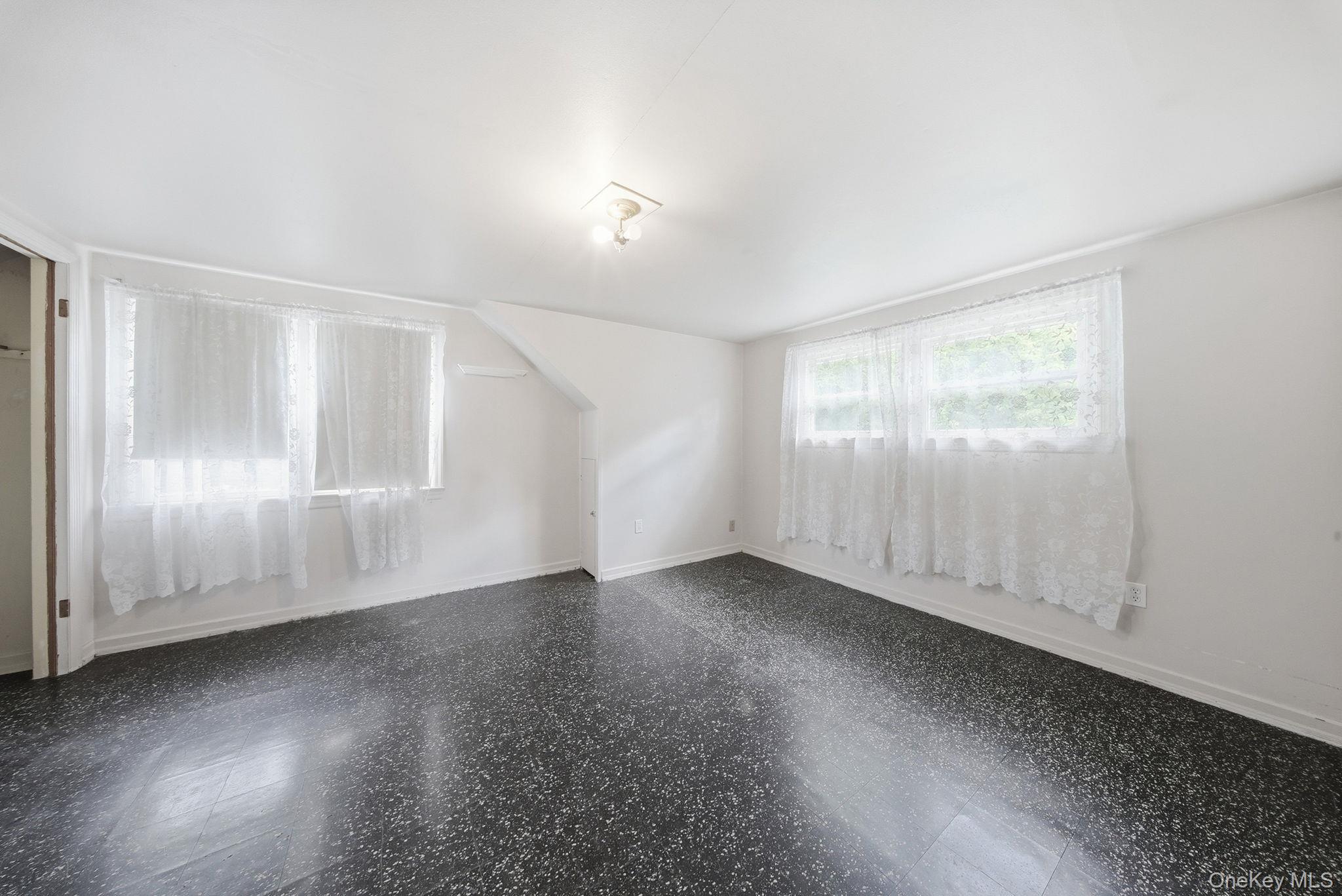 24 Mountain Avenue Property Photo 28
