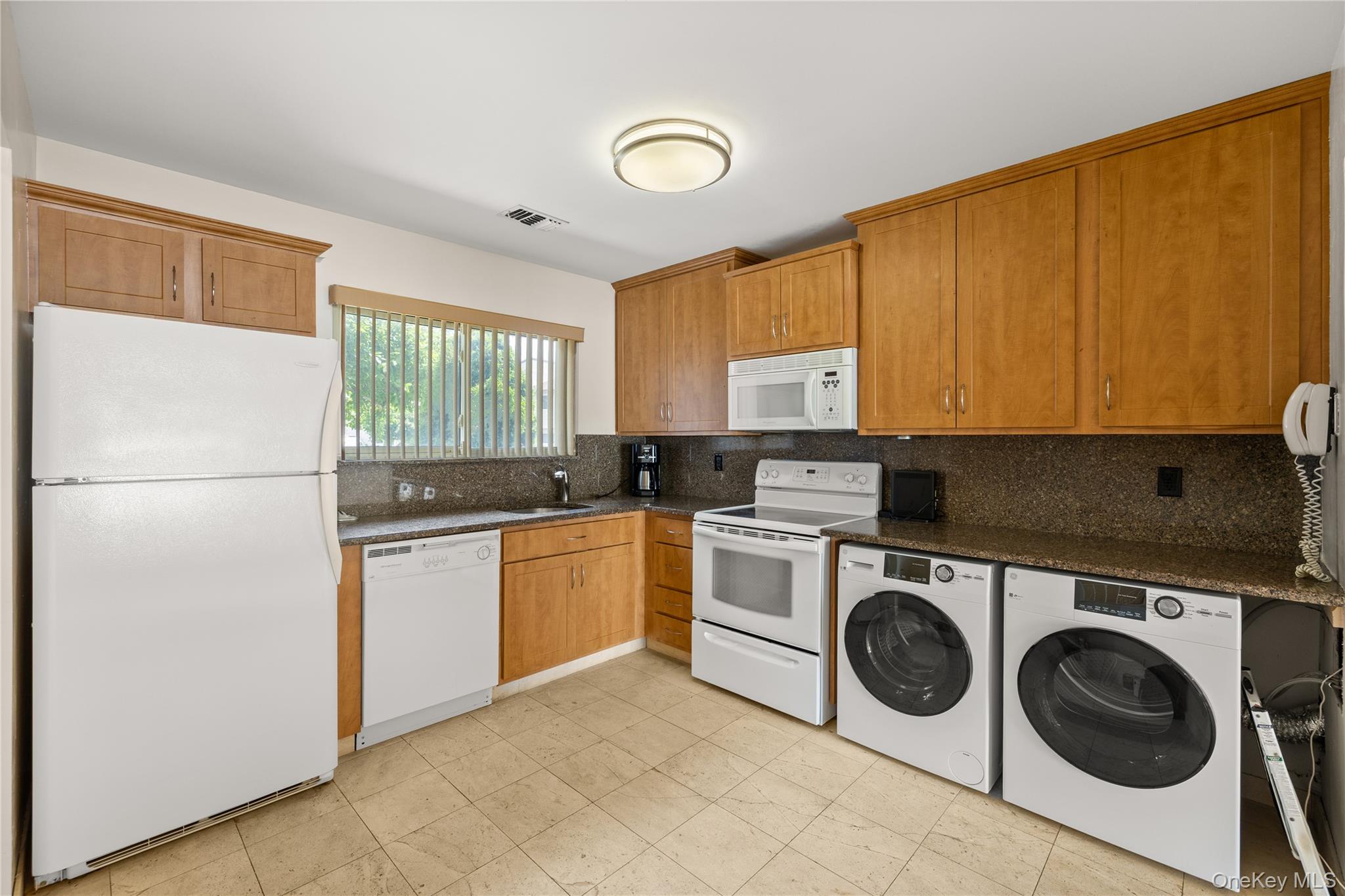 650 Newbridge Road 15 Property Photo 4