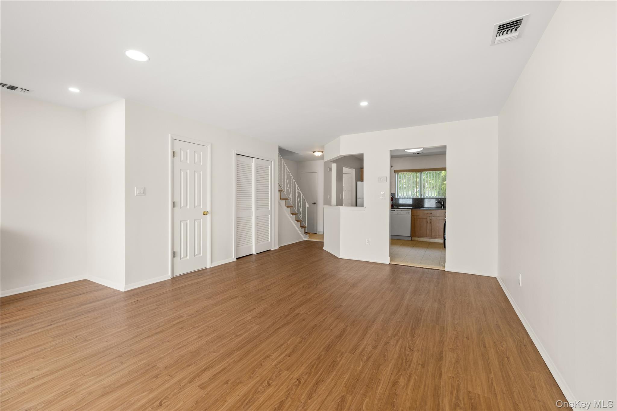650 Newbridge Road 15 Property Photo 5