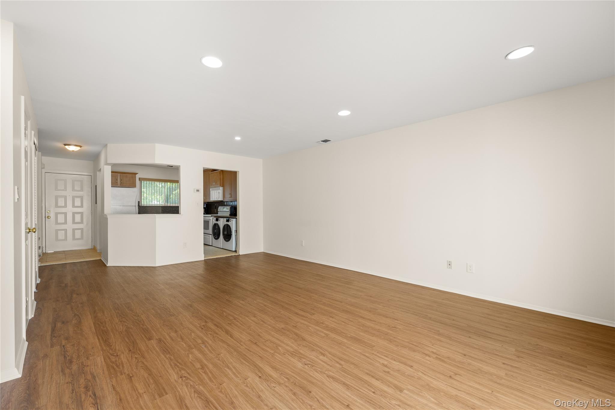 650 Newbridge Road 15 Property Photo 6