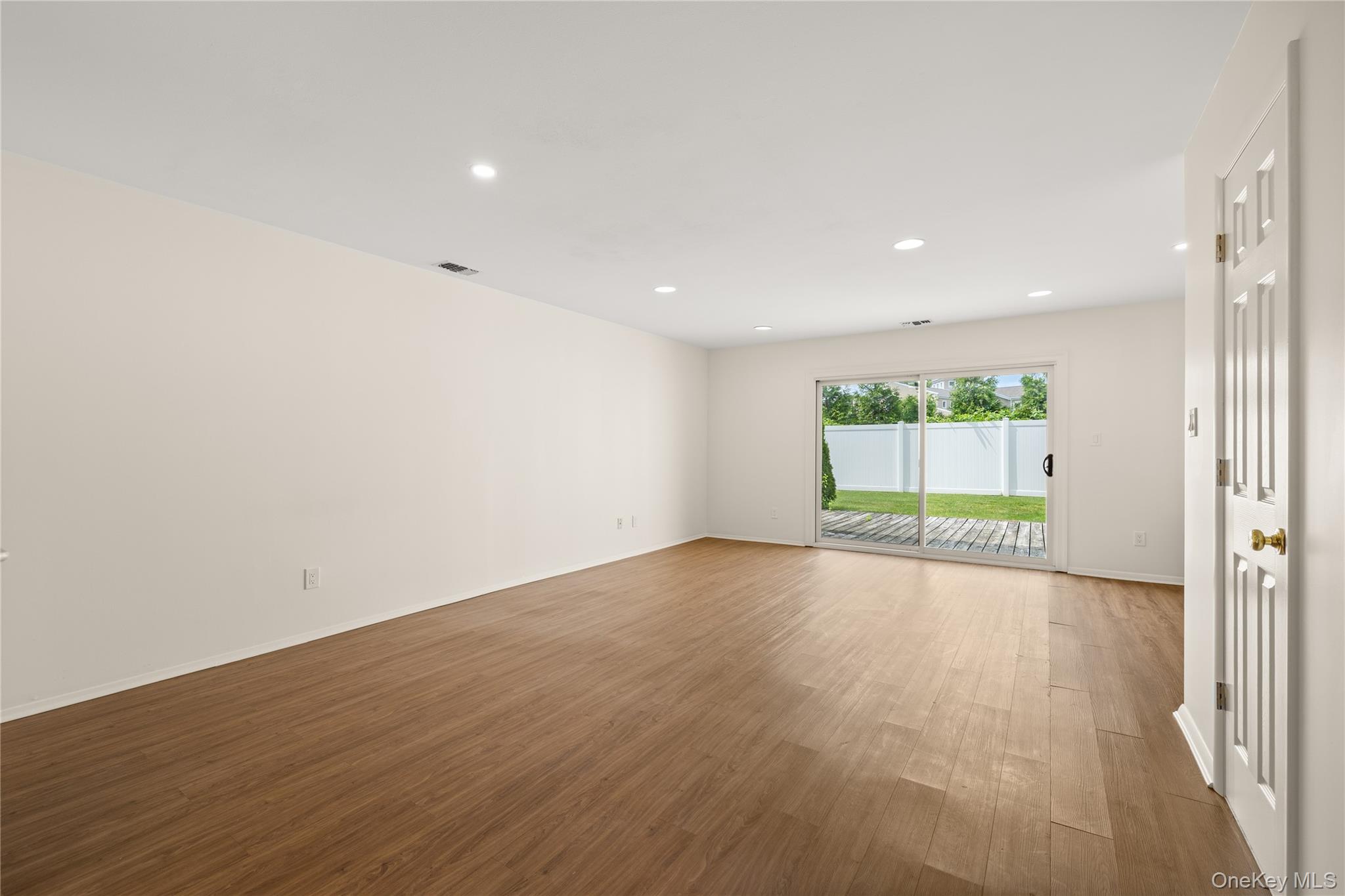650 Newbridge Road 15 Property Photo 8