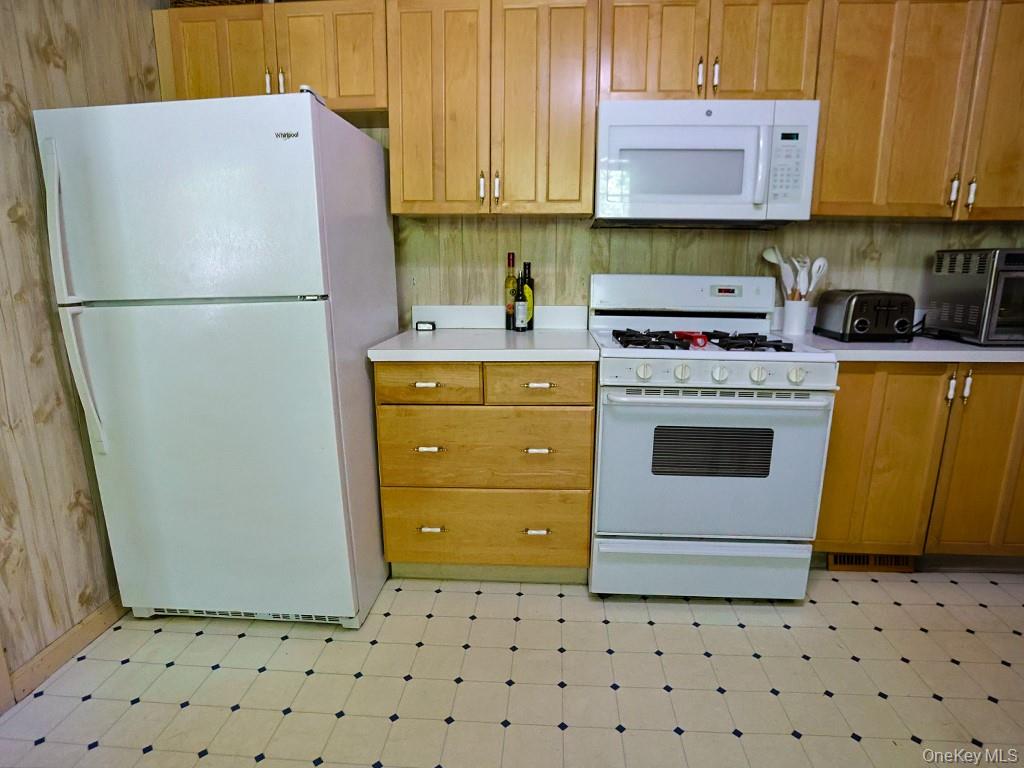16 Highview Avenue Property Photo 8