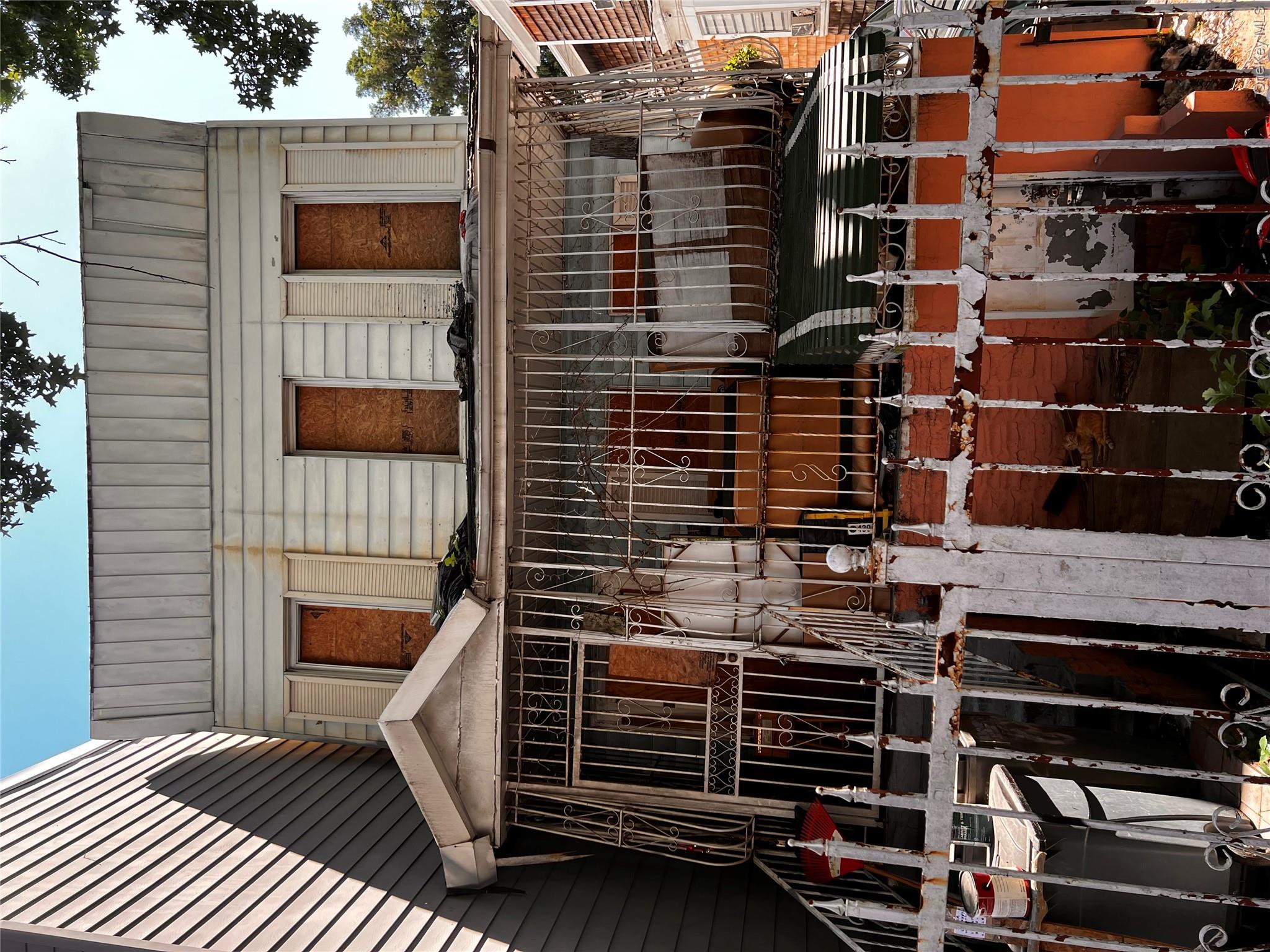 1480 Rosedale Avenue Property Photo 1