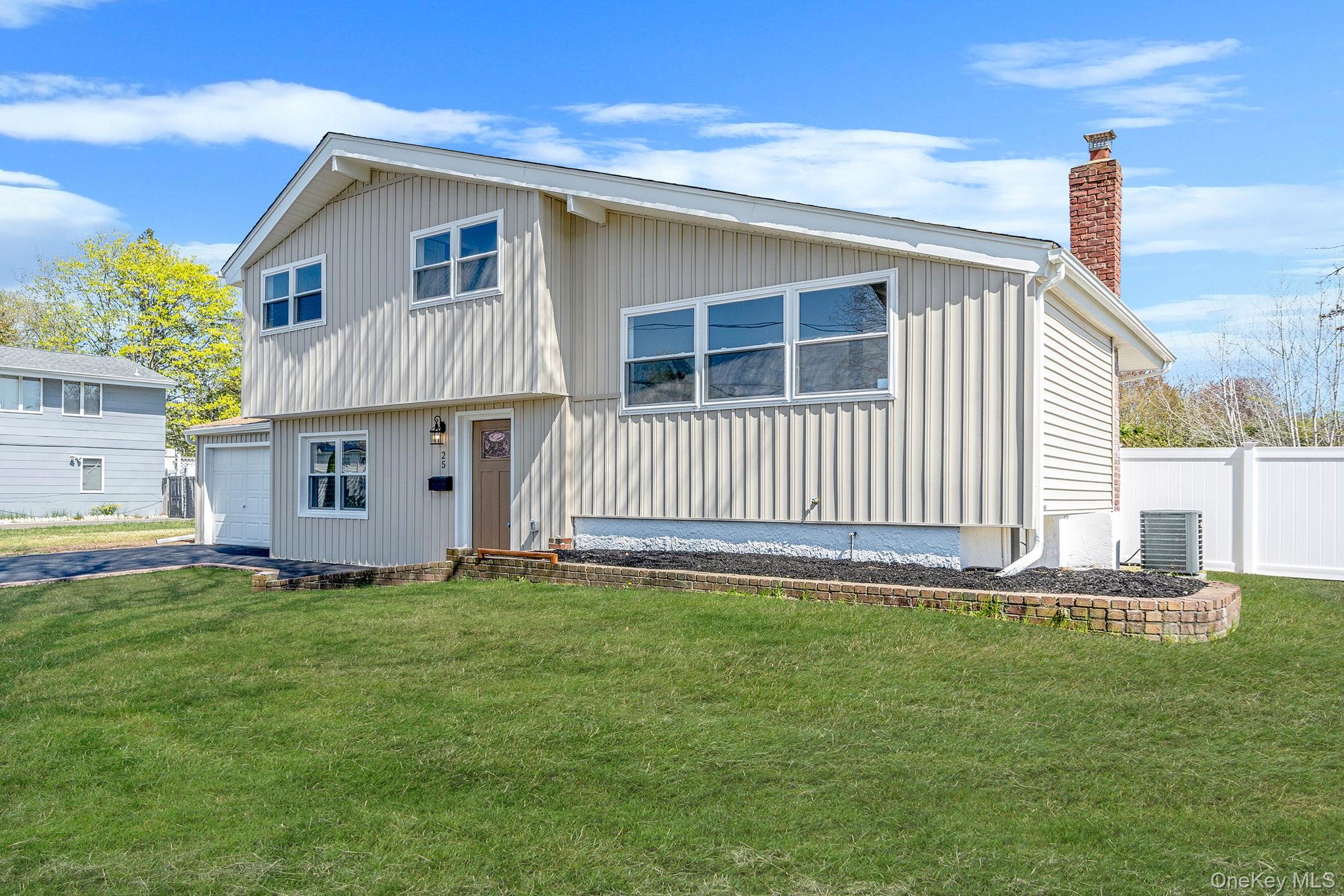 25 Greentree Drive Property Photo 2