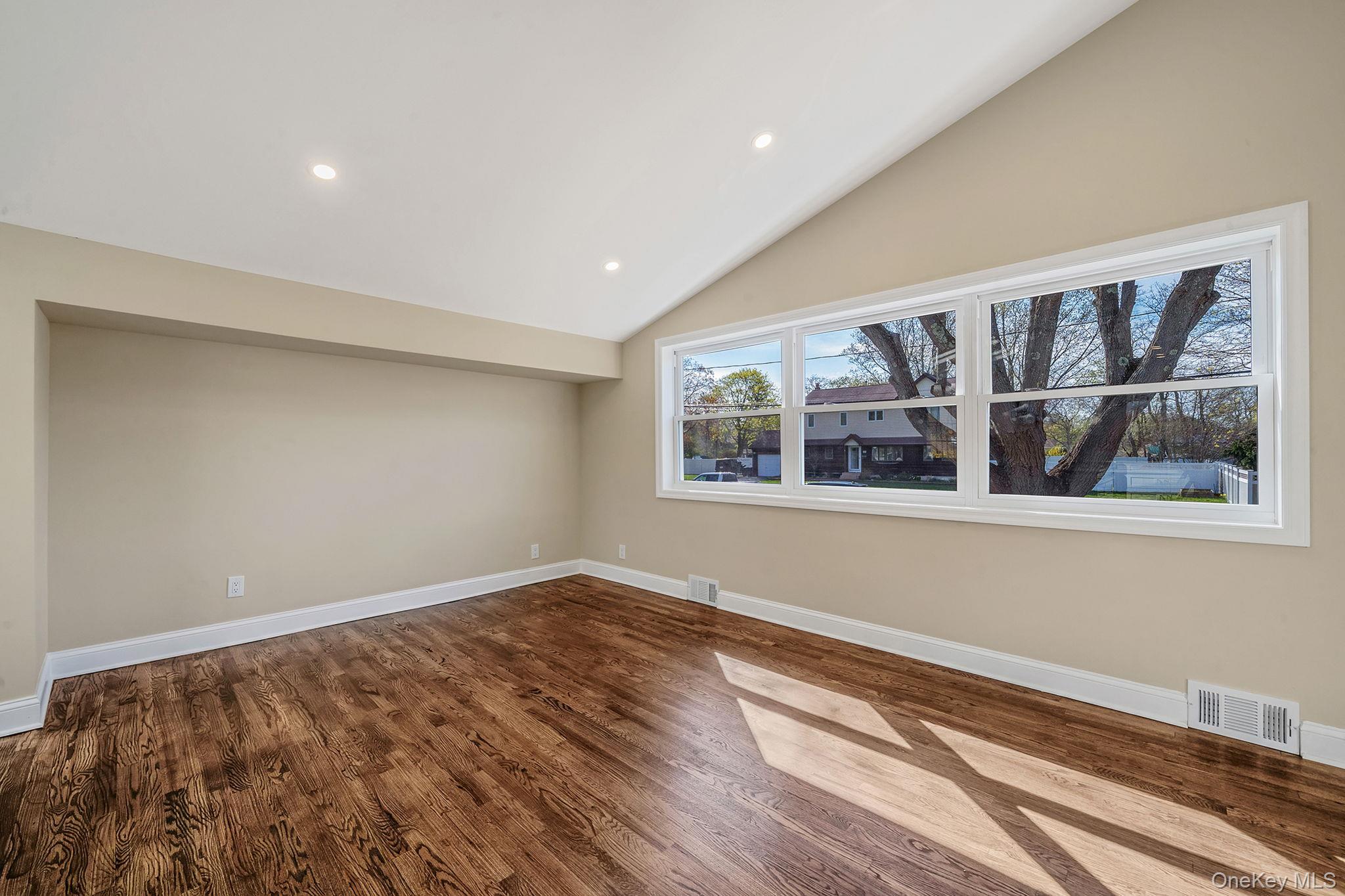 25 Greentree Drive Property Photo 10