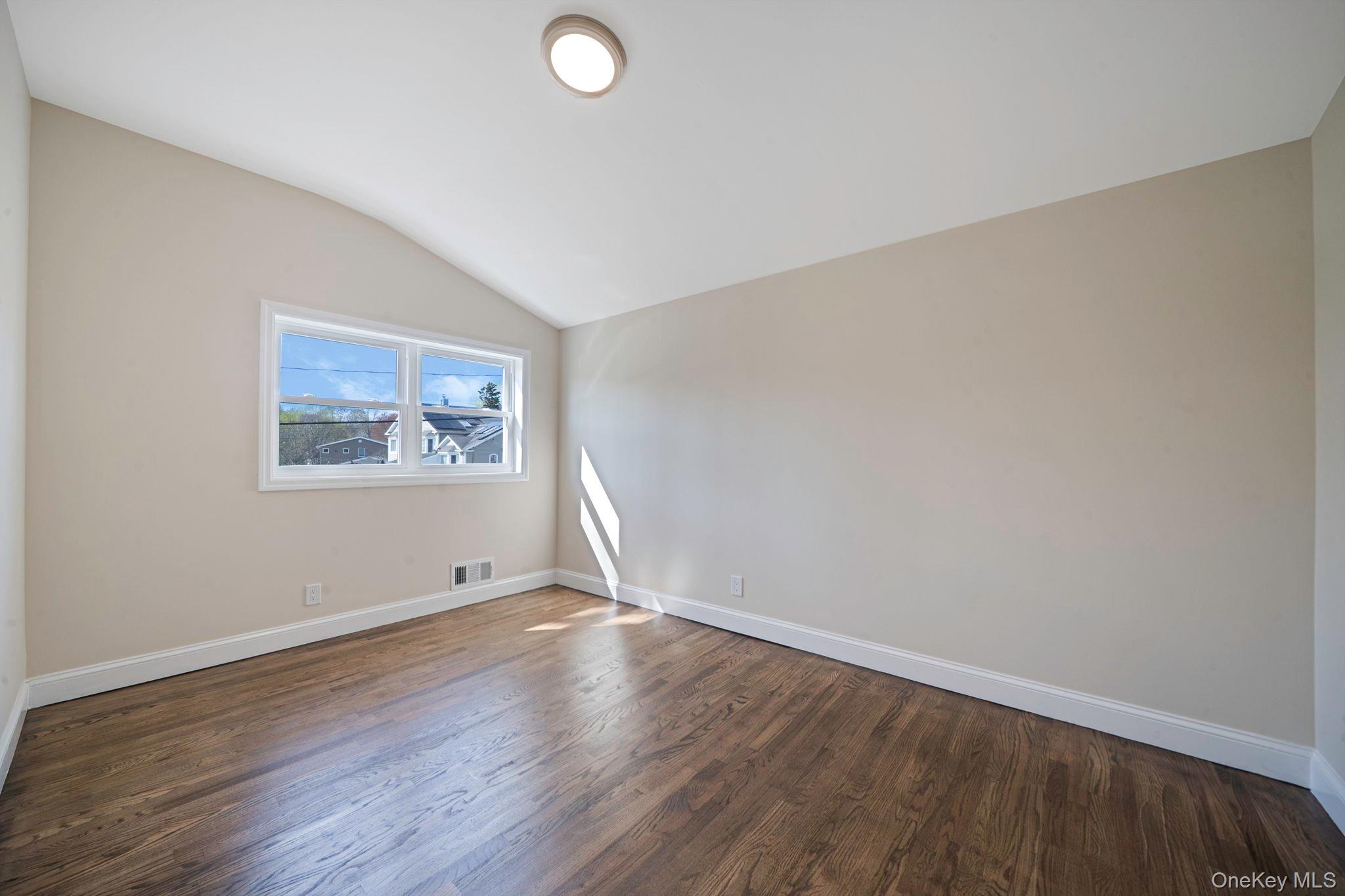 25 Greentree Drive Property Photo 13