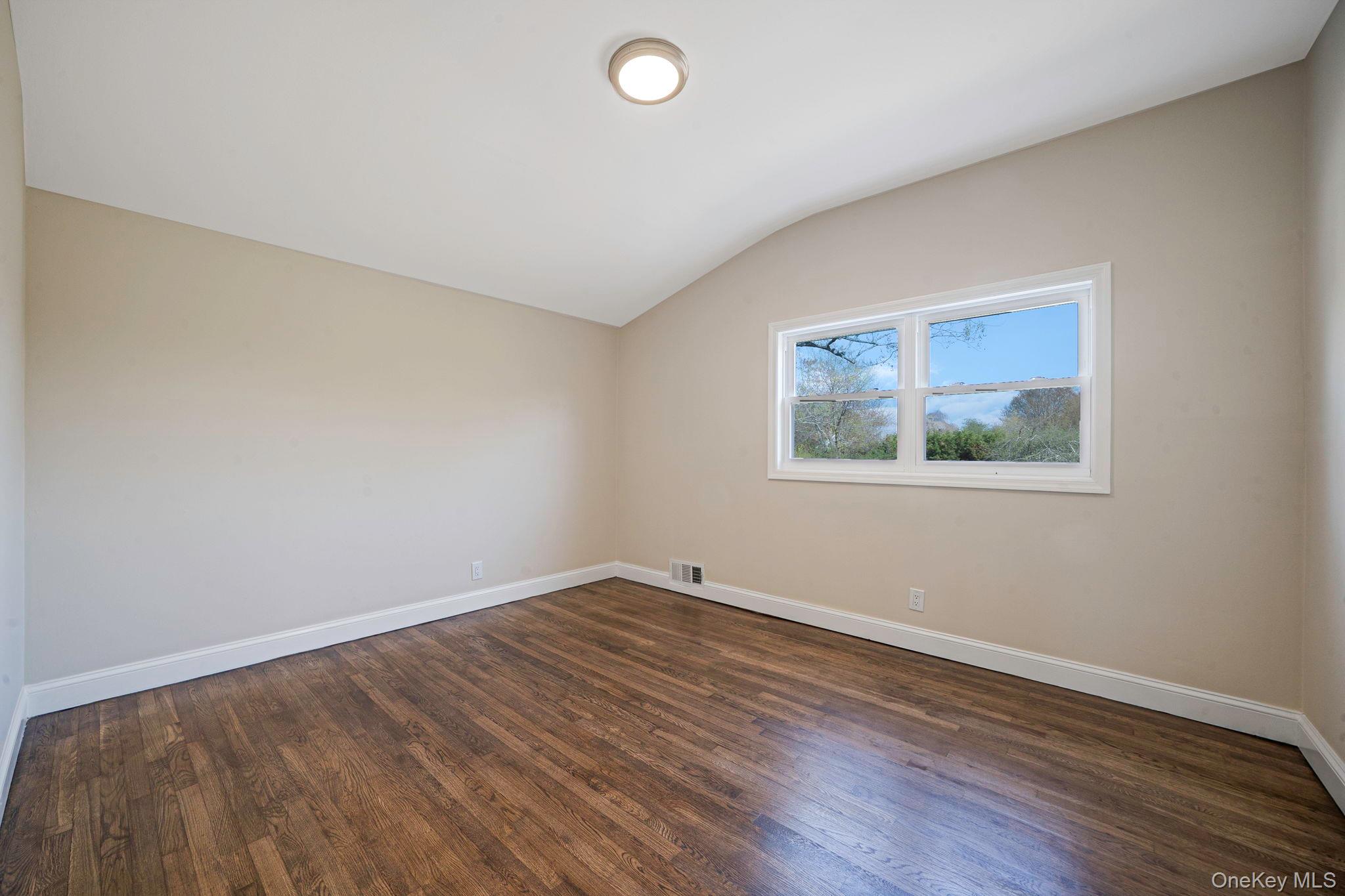 25 Greentree Drive Property Photo 15