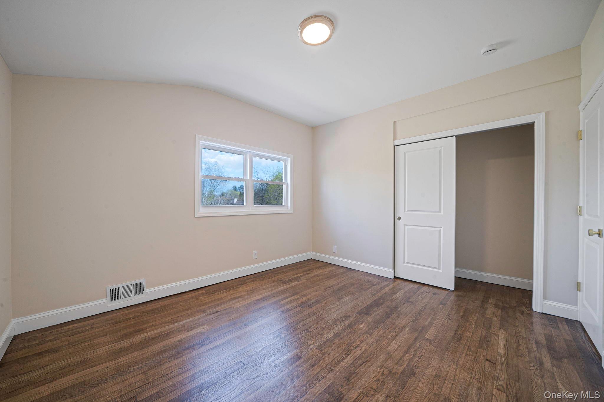 25 Greentree Drive Property Photo 17