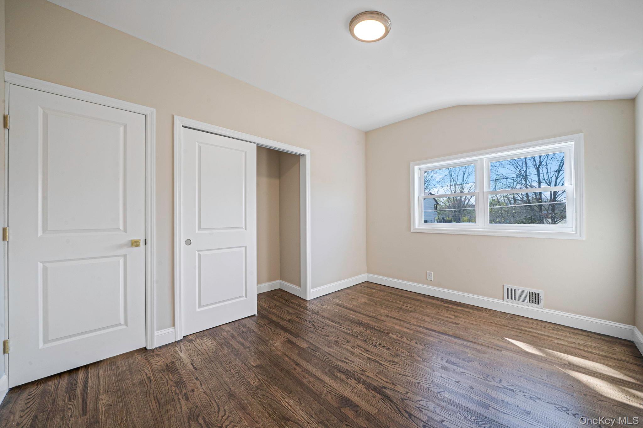 25 Greentree Drive Property Photo 18