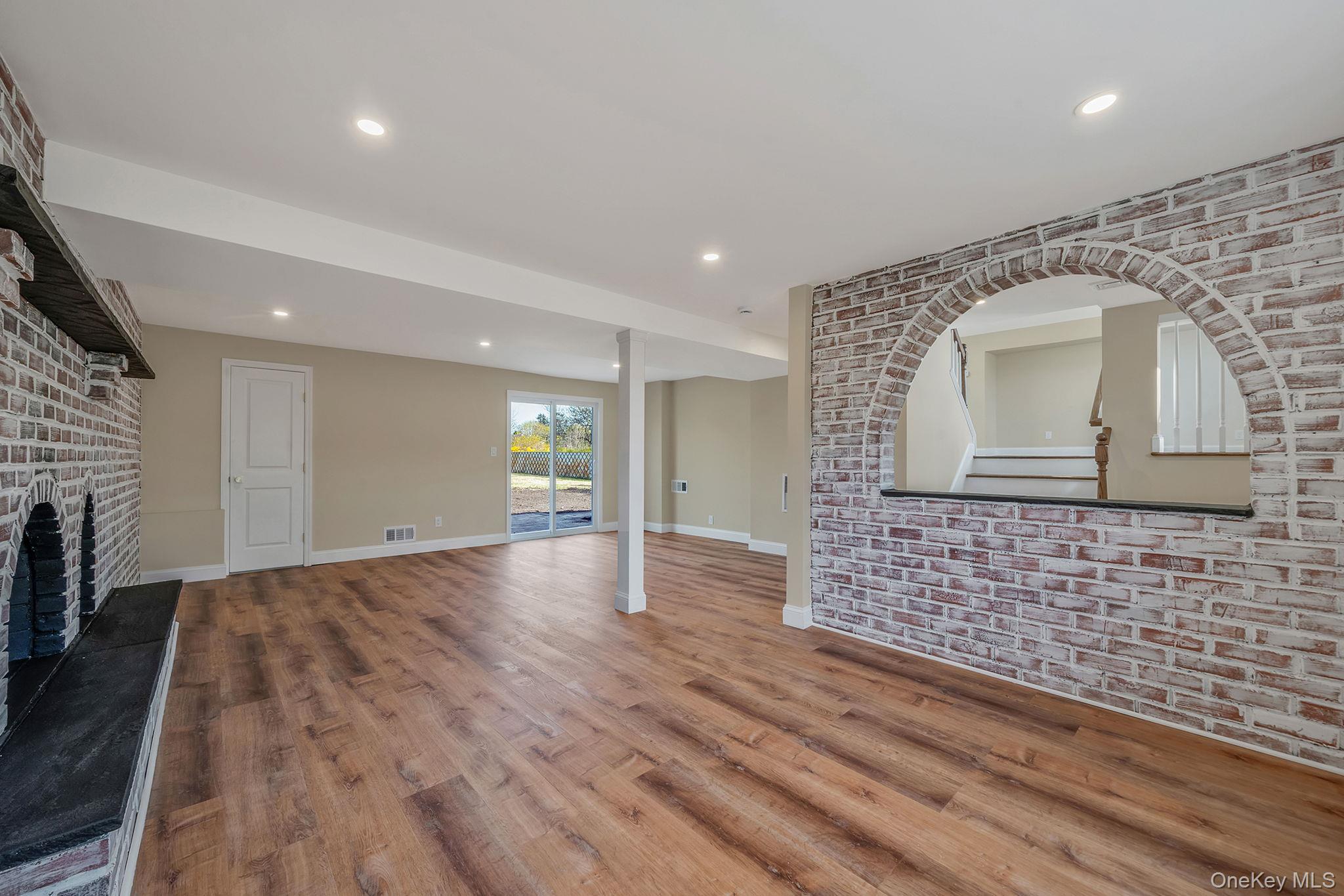 25 Greentree Drive Property Photo 28