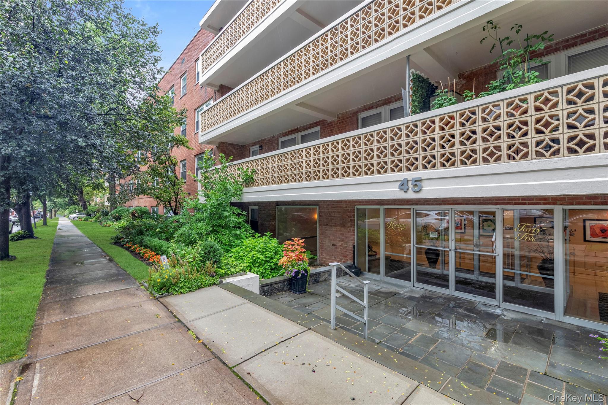 45 Hill Park Avenue 3d Property Photo 1