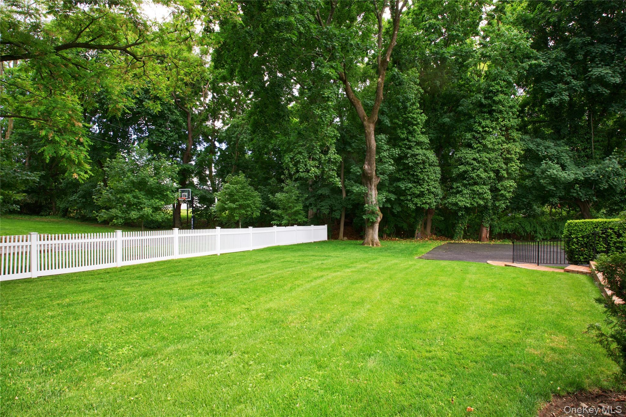 18 Old Farm Road Property Photo 3