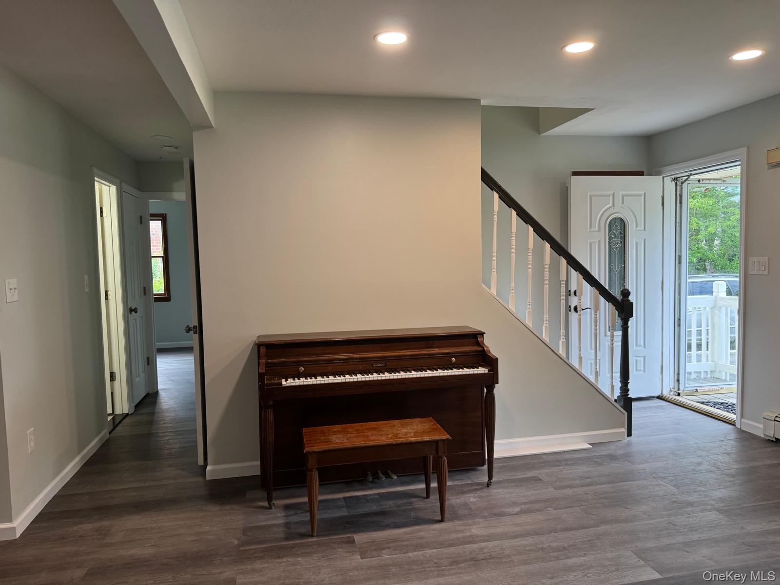 218 Bayview Drive Property Photo 4