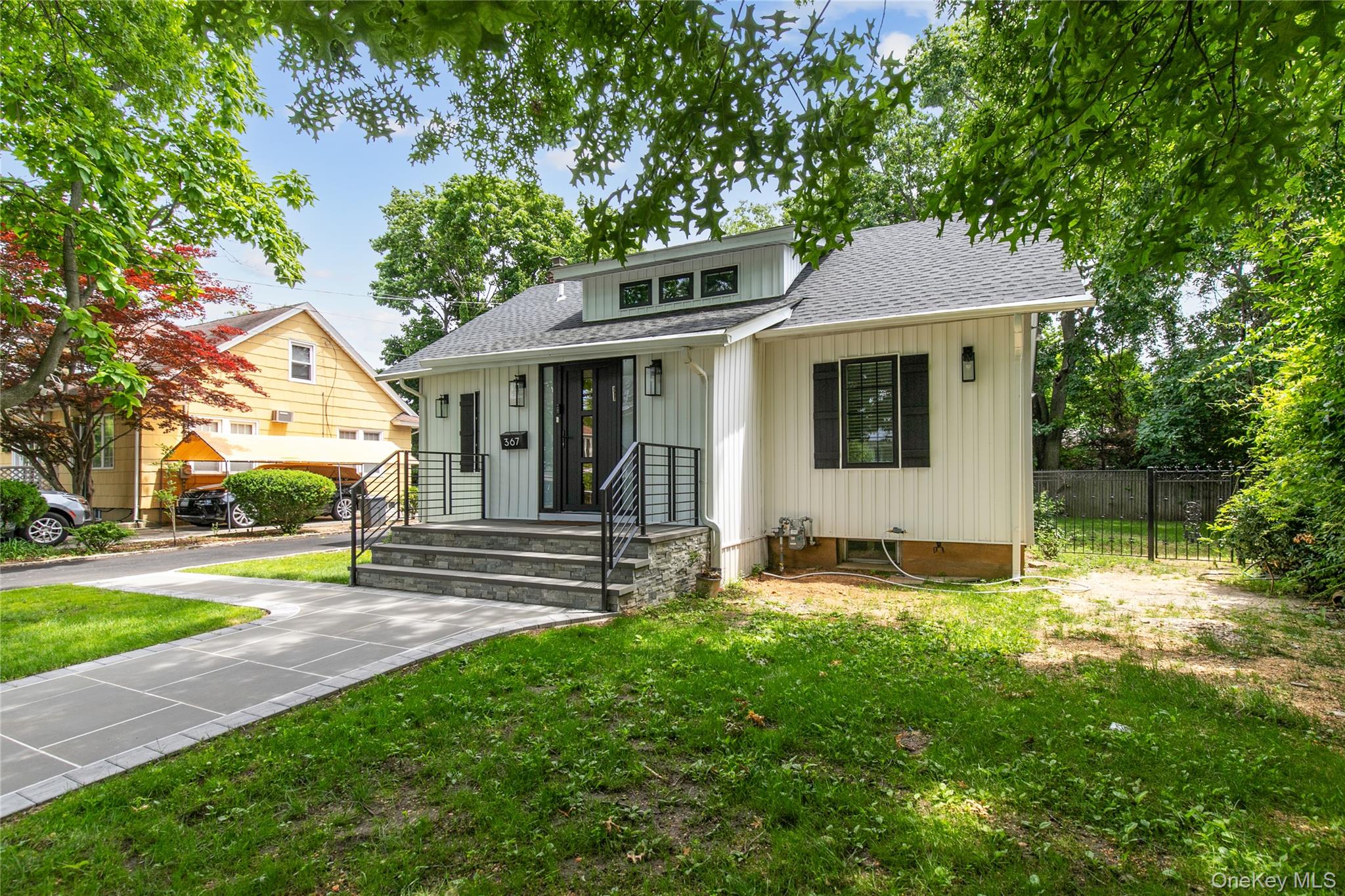 367 Summit Avenue Property Photo 2