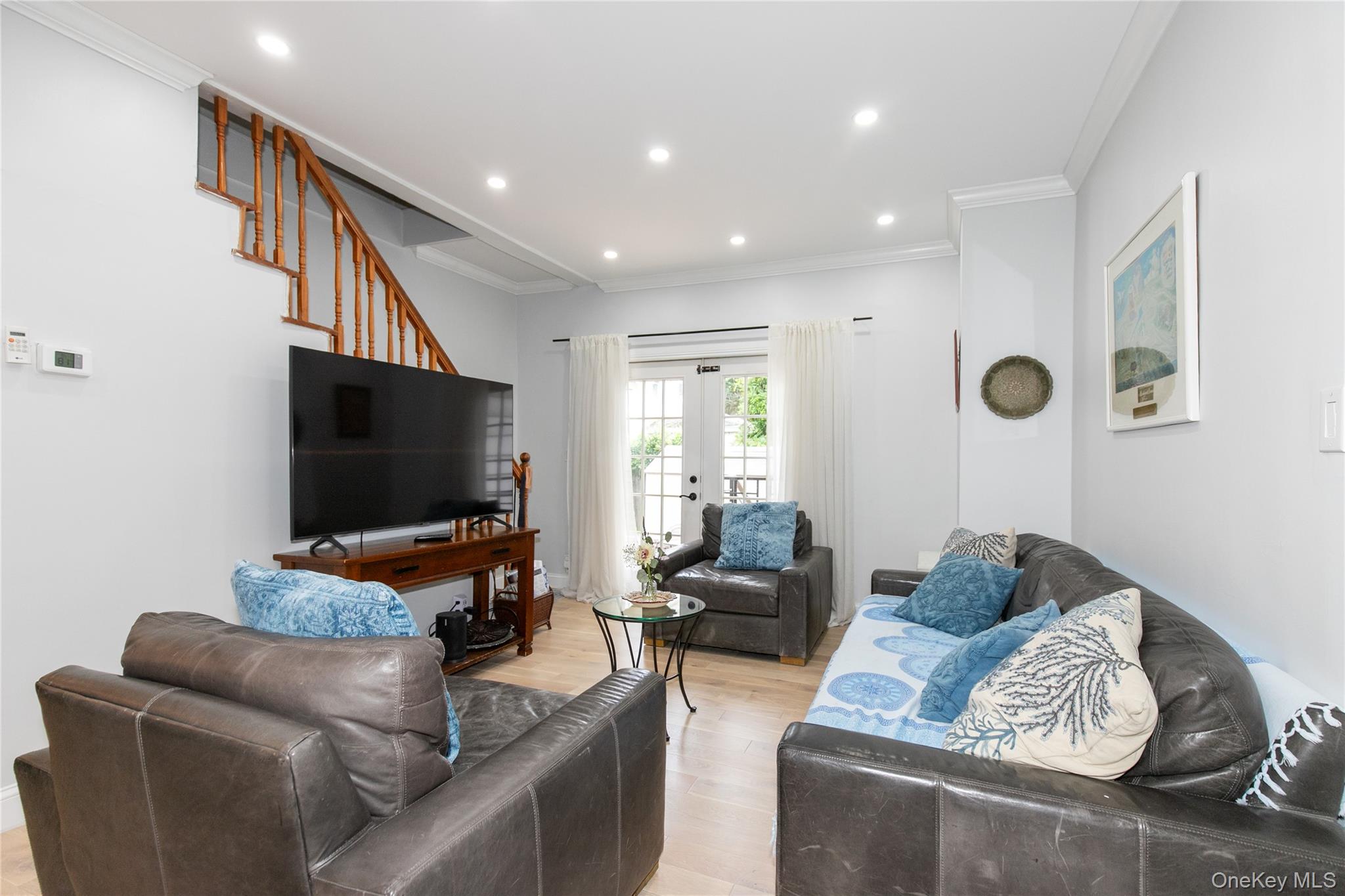 367 Summit Avenue Property Photo 6