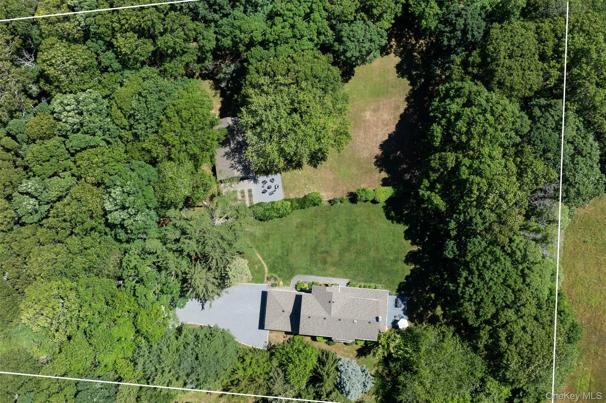 2700 Harbor Lane Property Photo 4