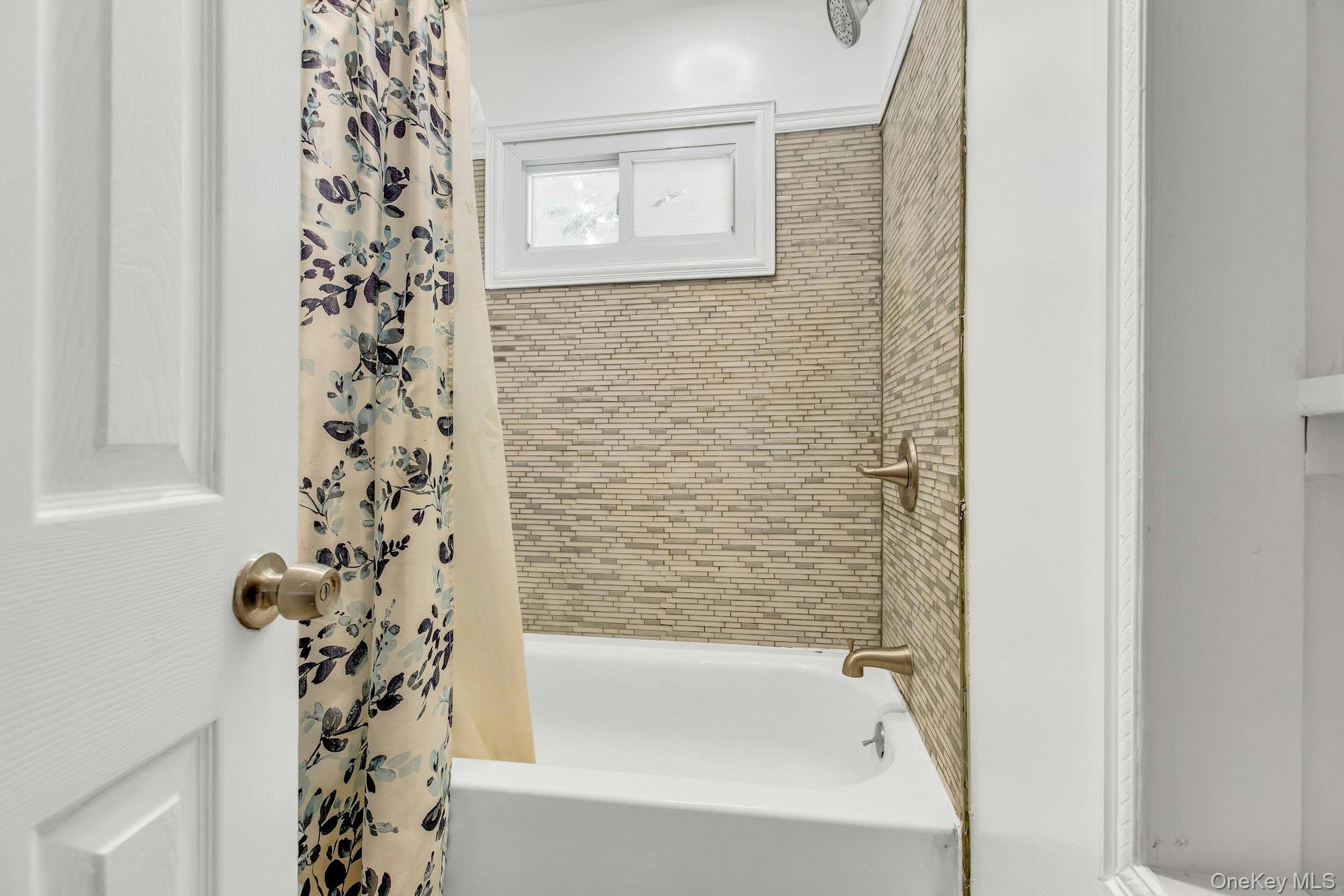 96 Washington Drive Property Photo 11