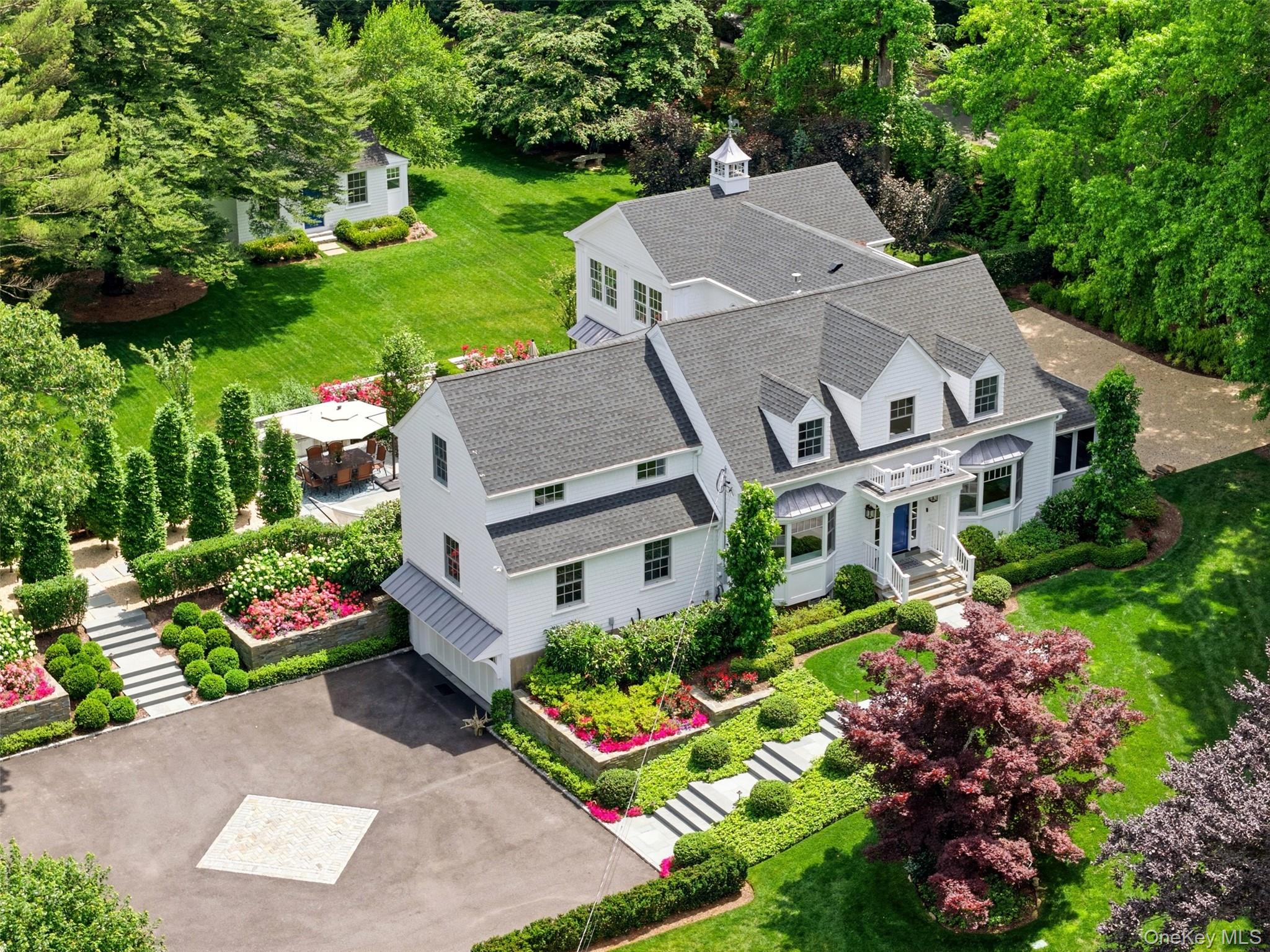 1920 Midlane Property Photo 1