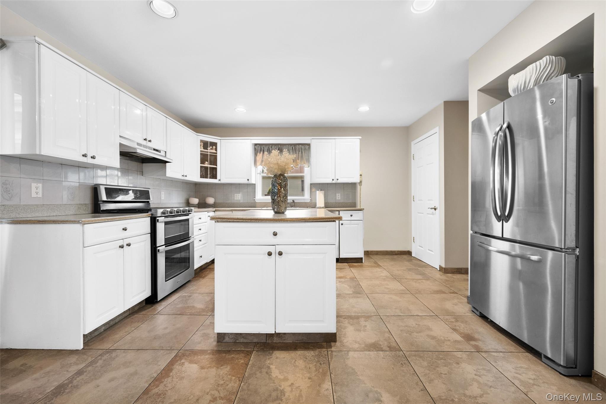 8 Ridge Street Property Photo 9