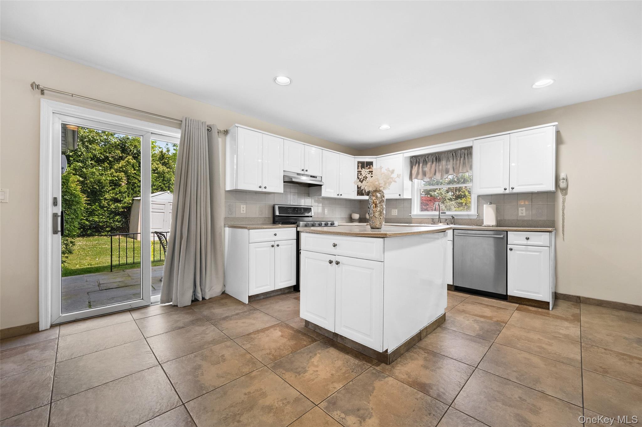 8 Ridge Street Property Photo 10