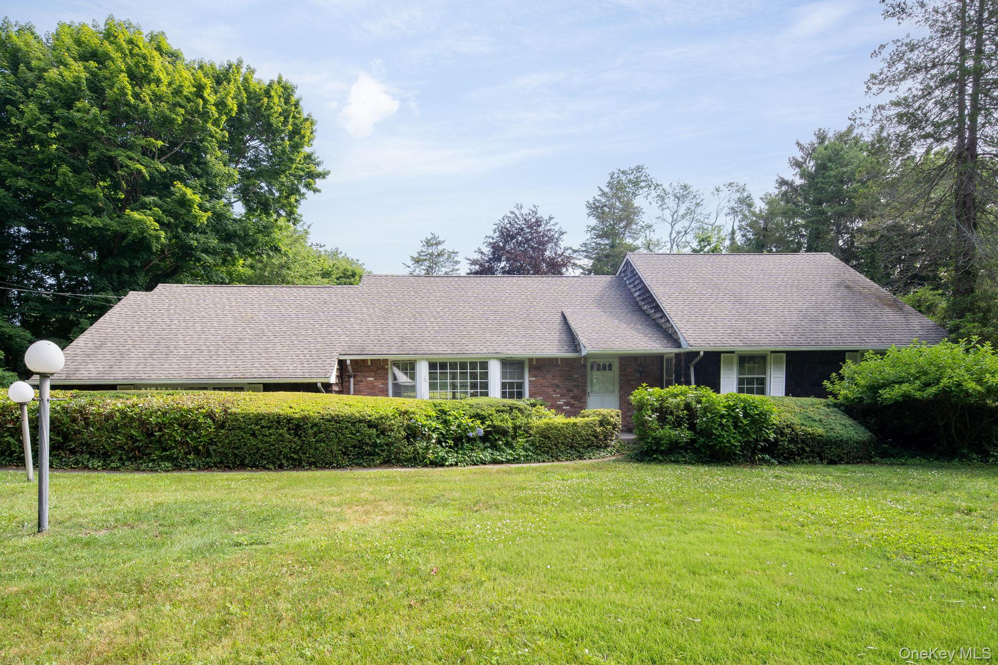 209 Southdown Road Property Photo 2