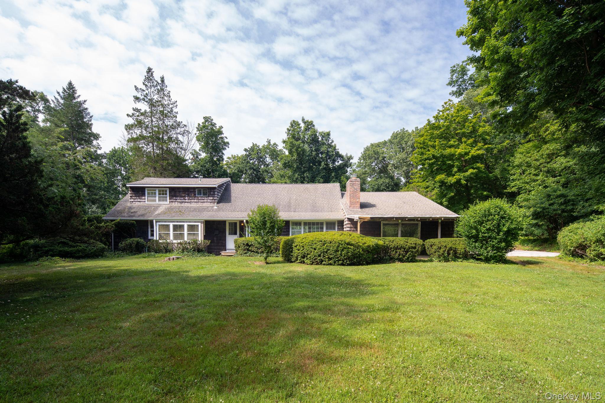 209 Southdown Road Property Photo 3